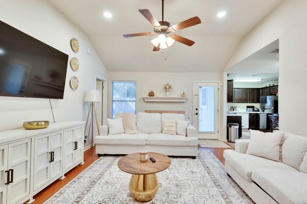 Three-Bedroom House photo 1