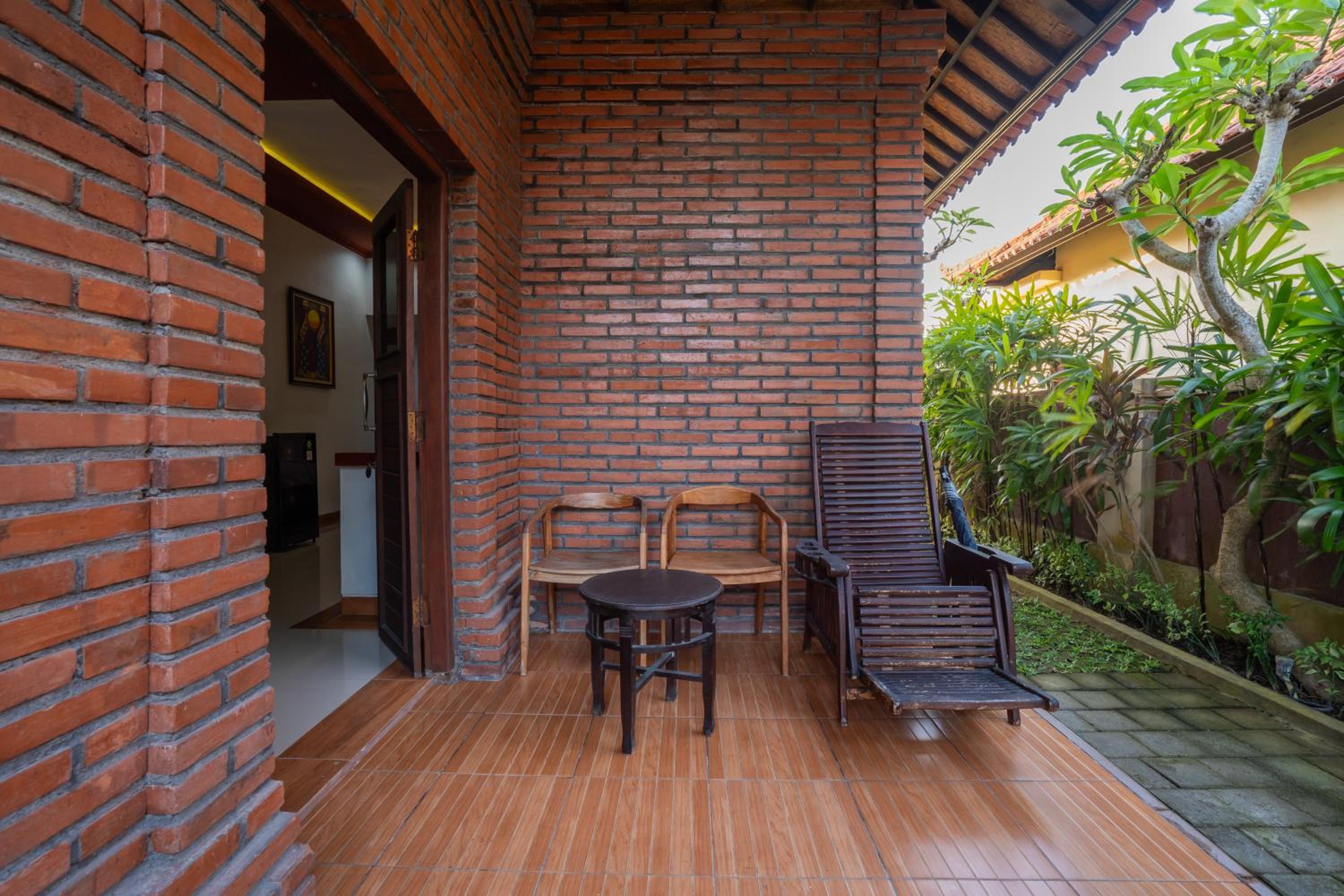 Deluxe Bungalow photo 3