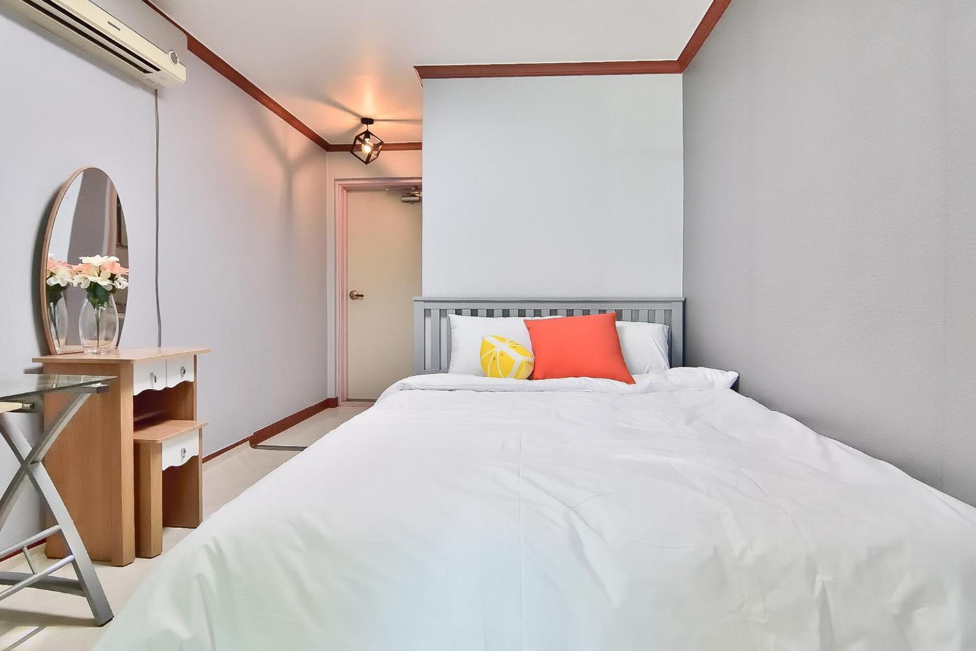 Double Room - Photo 16