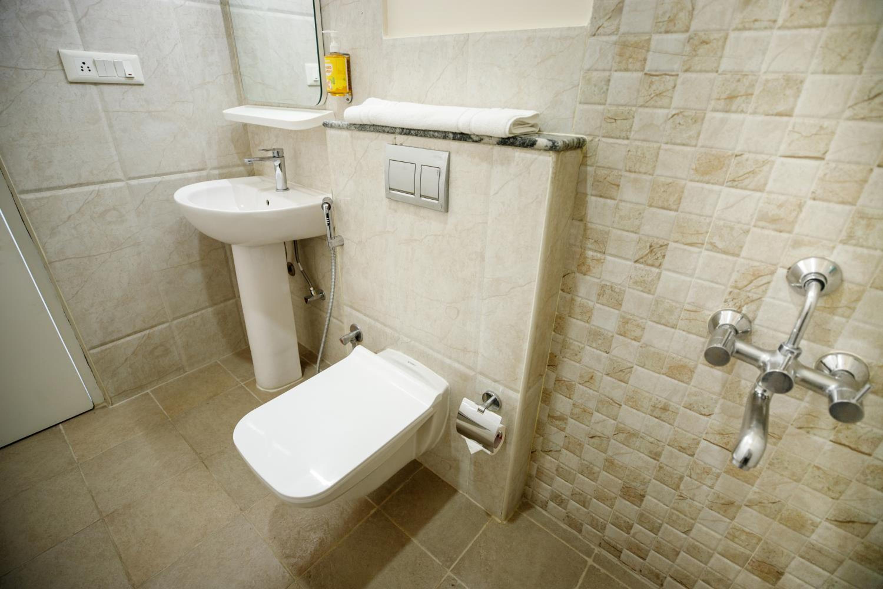 Executive King Room - Photo 5