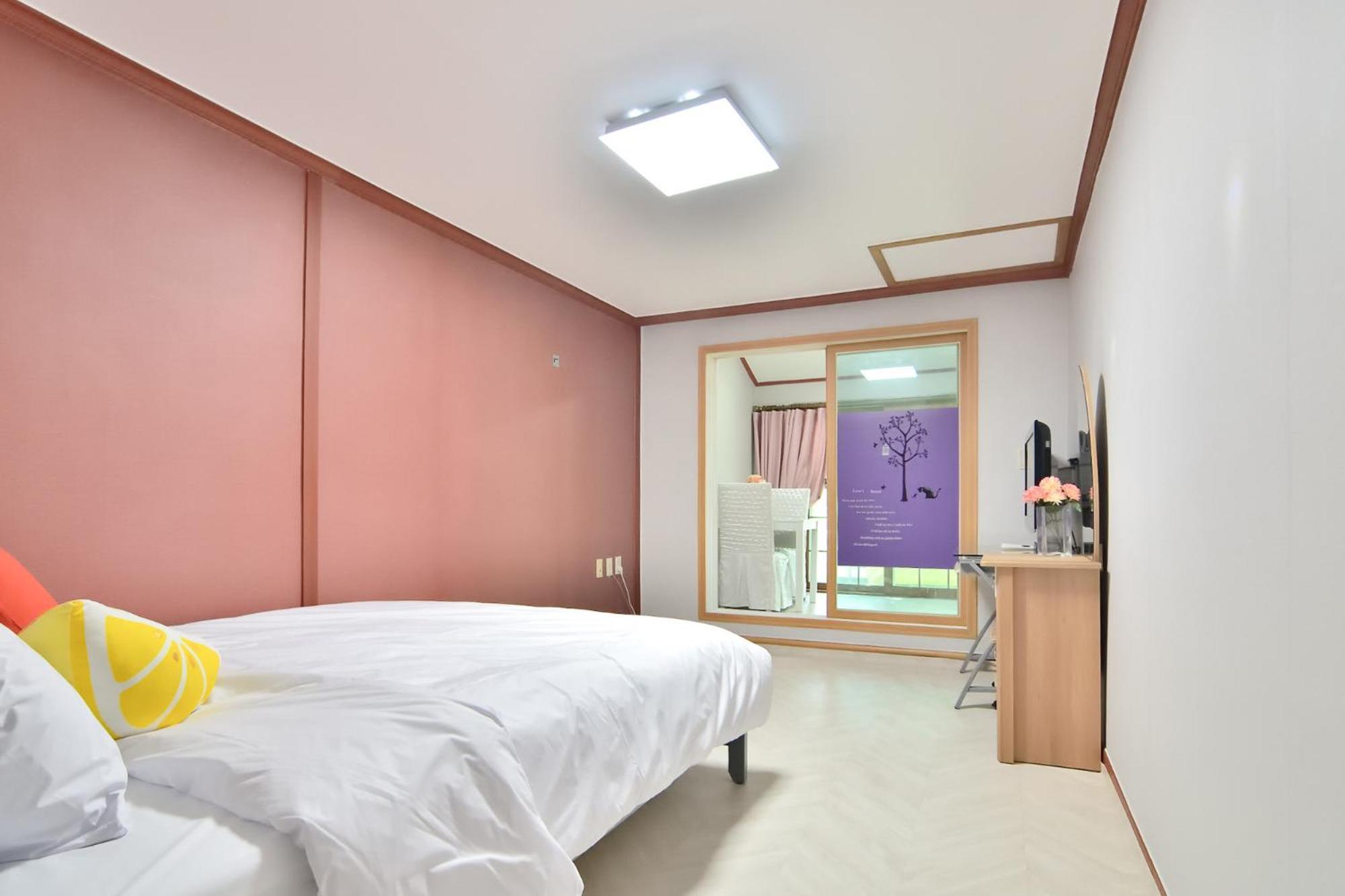 Double Room - Photo 6