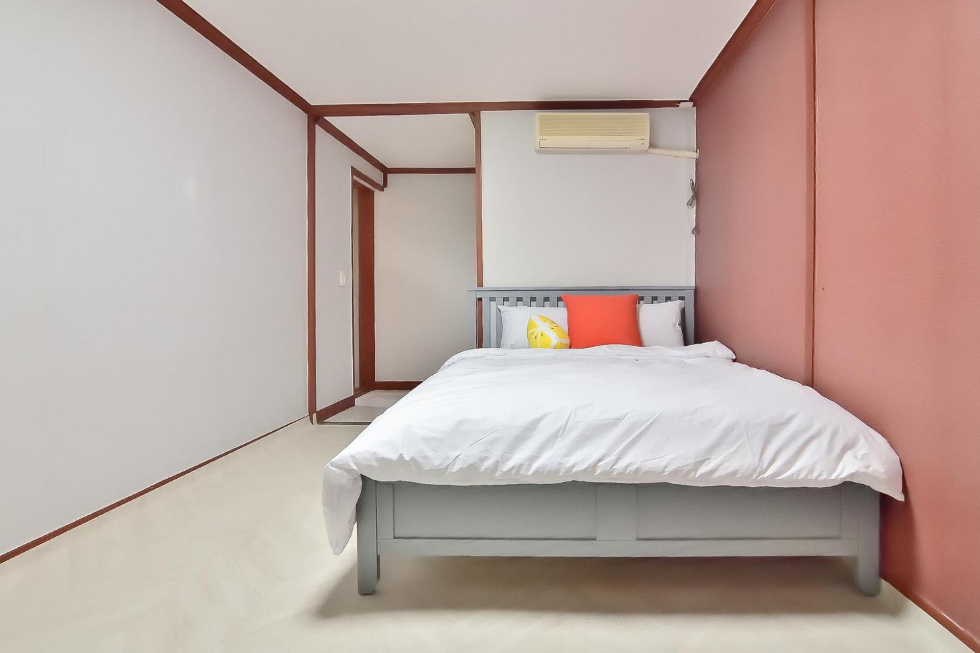 Double Room - Photo 11