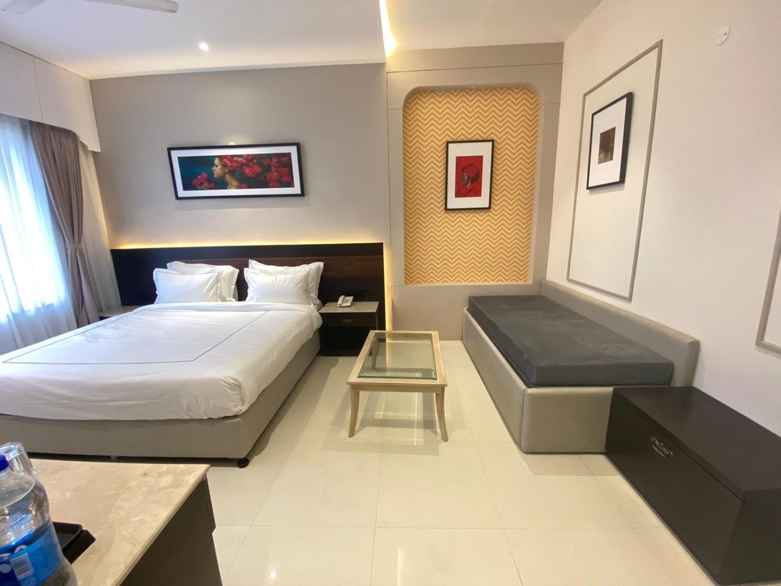Family Room photo 1