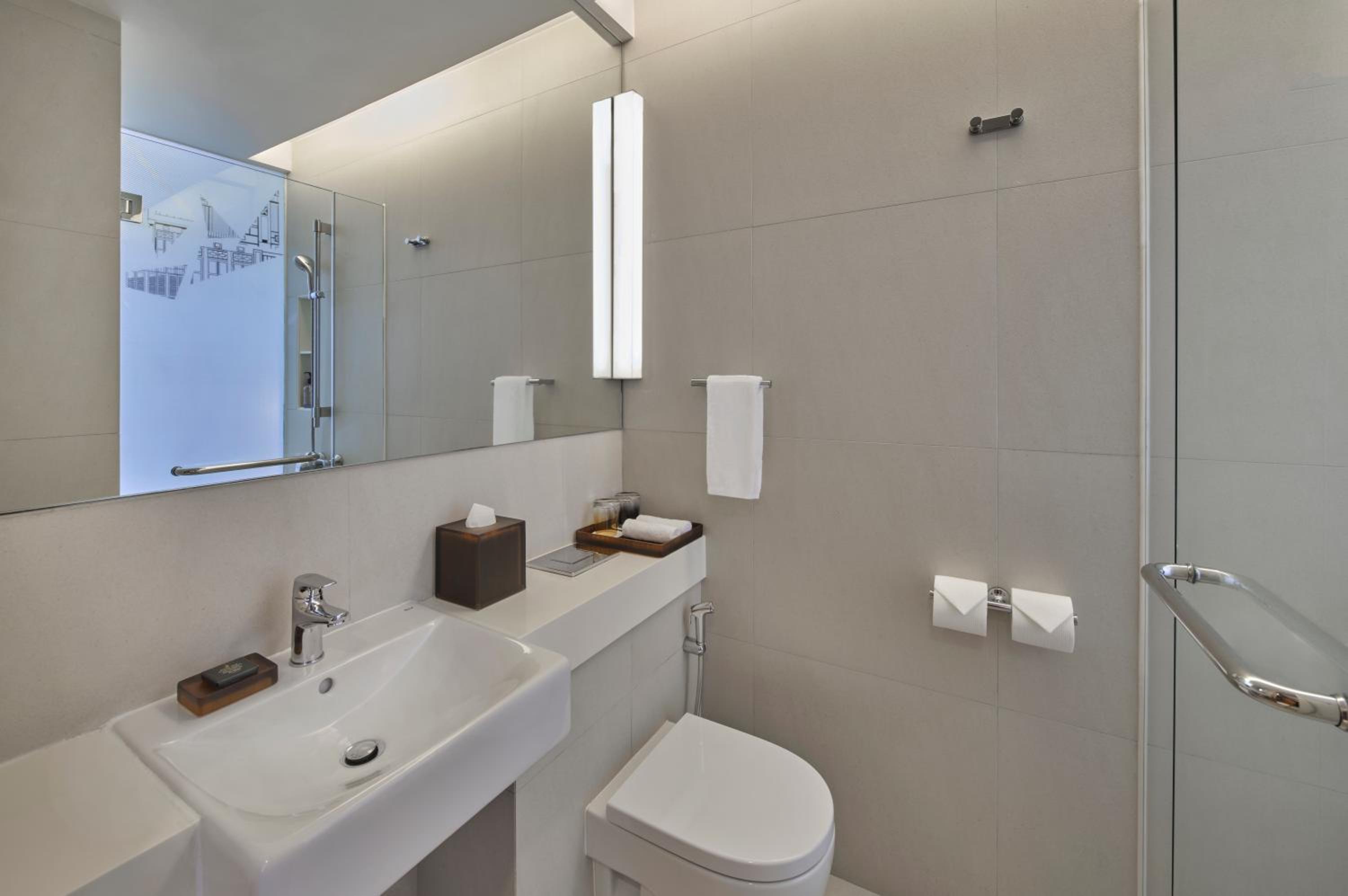 Breezy, Guest room, 1 King, East Wing