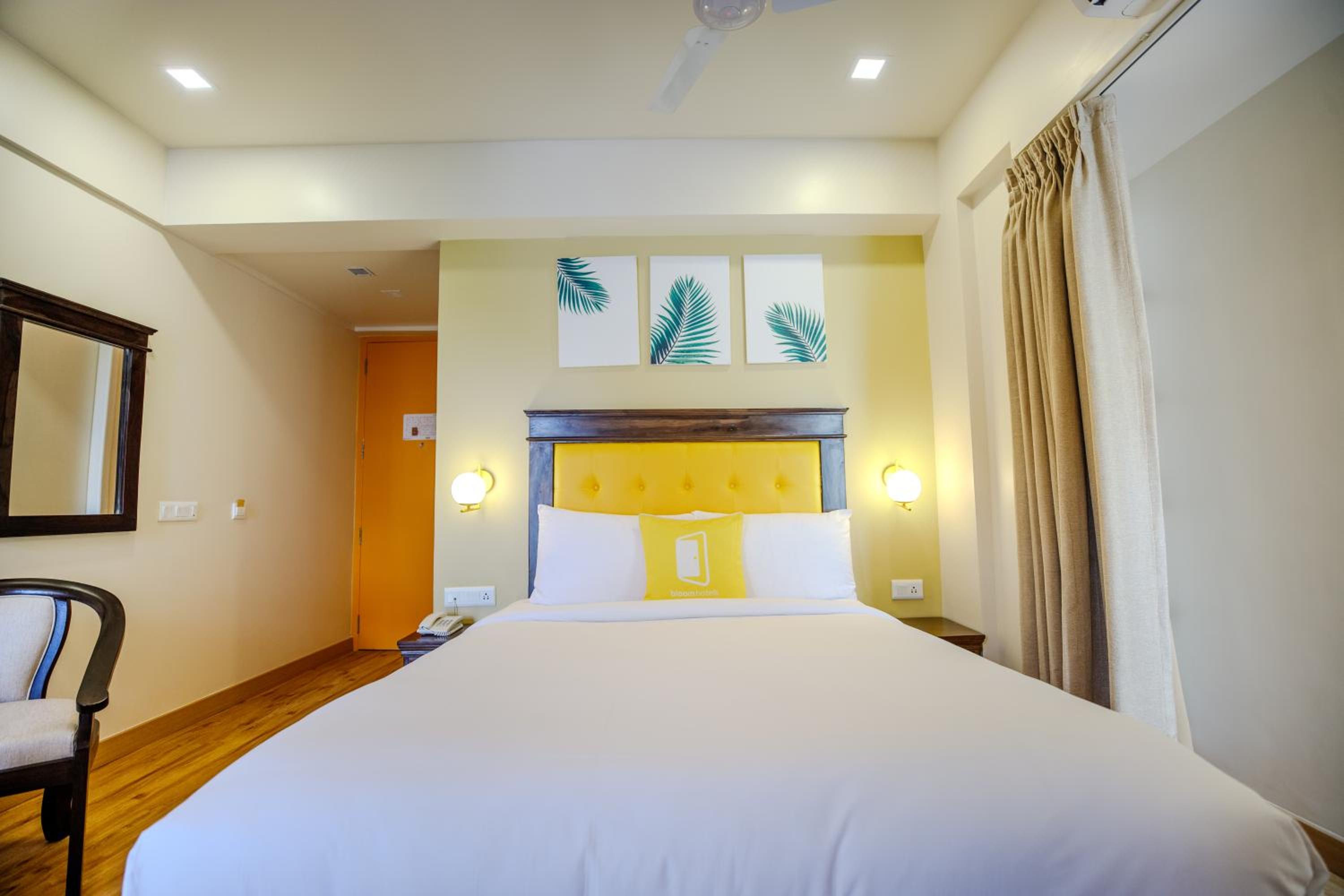 Deluxe Queen Room - Photo 5