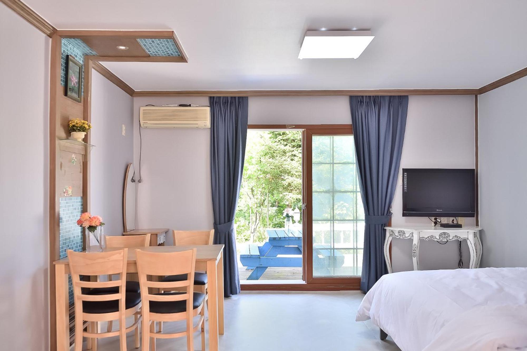 Double Room with Terrace - Photo 7