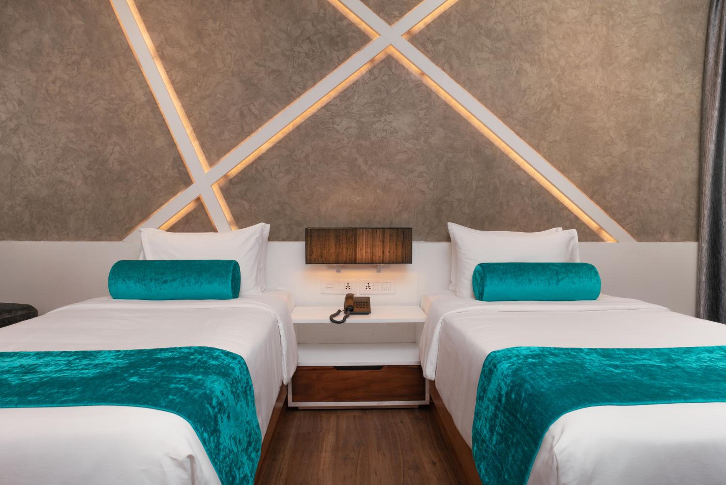 Küsten-Deluxe-Zweibettzimmer mit Balkon - Früher Check-in um 10:00 Uhr und später Check-out um 14:00 Uhr (je nach Verfügbarkeit)
