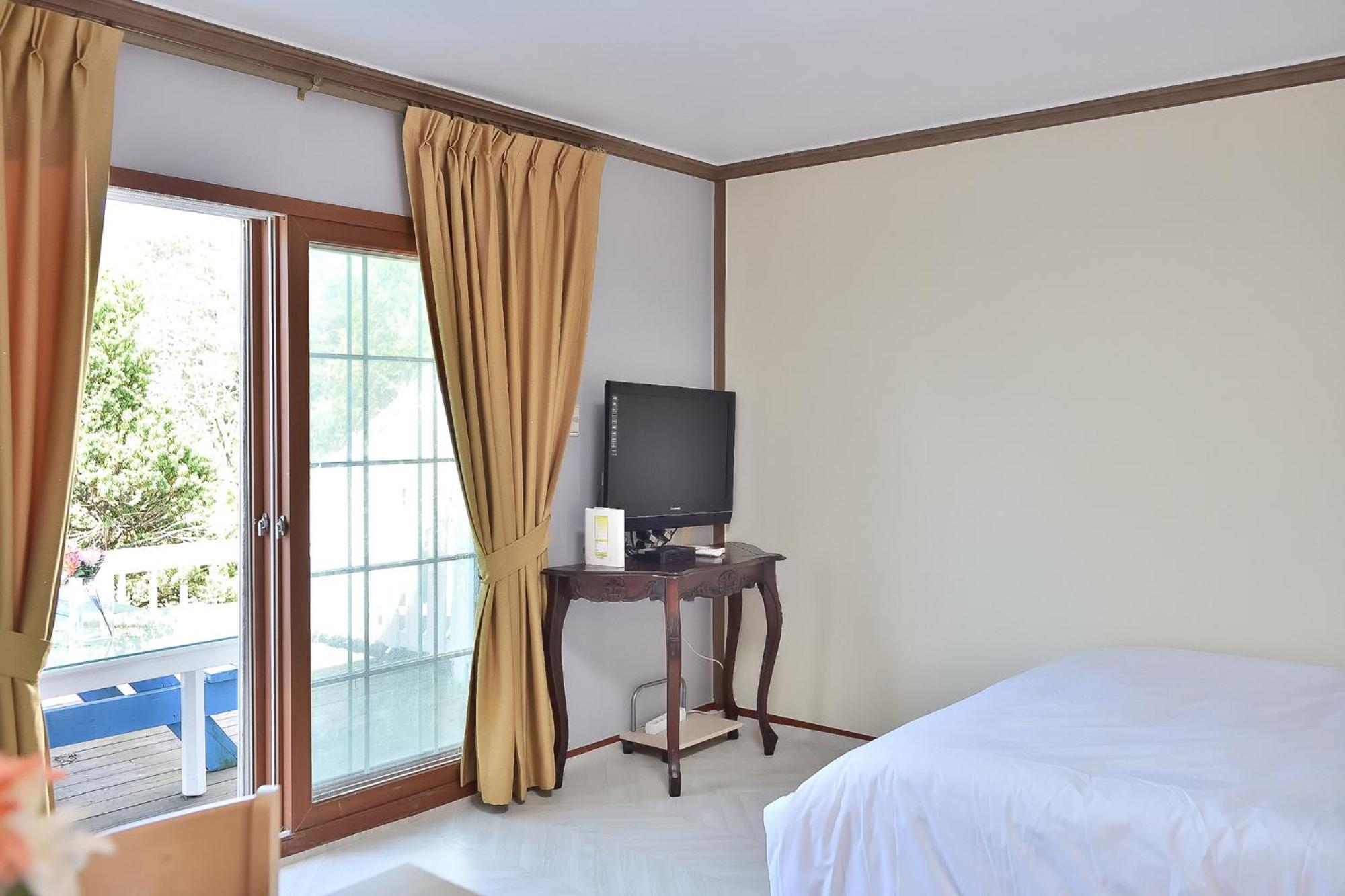 Double Room with Terrace - Photo 5