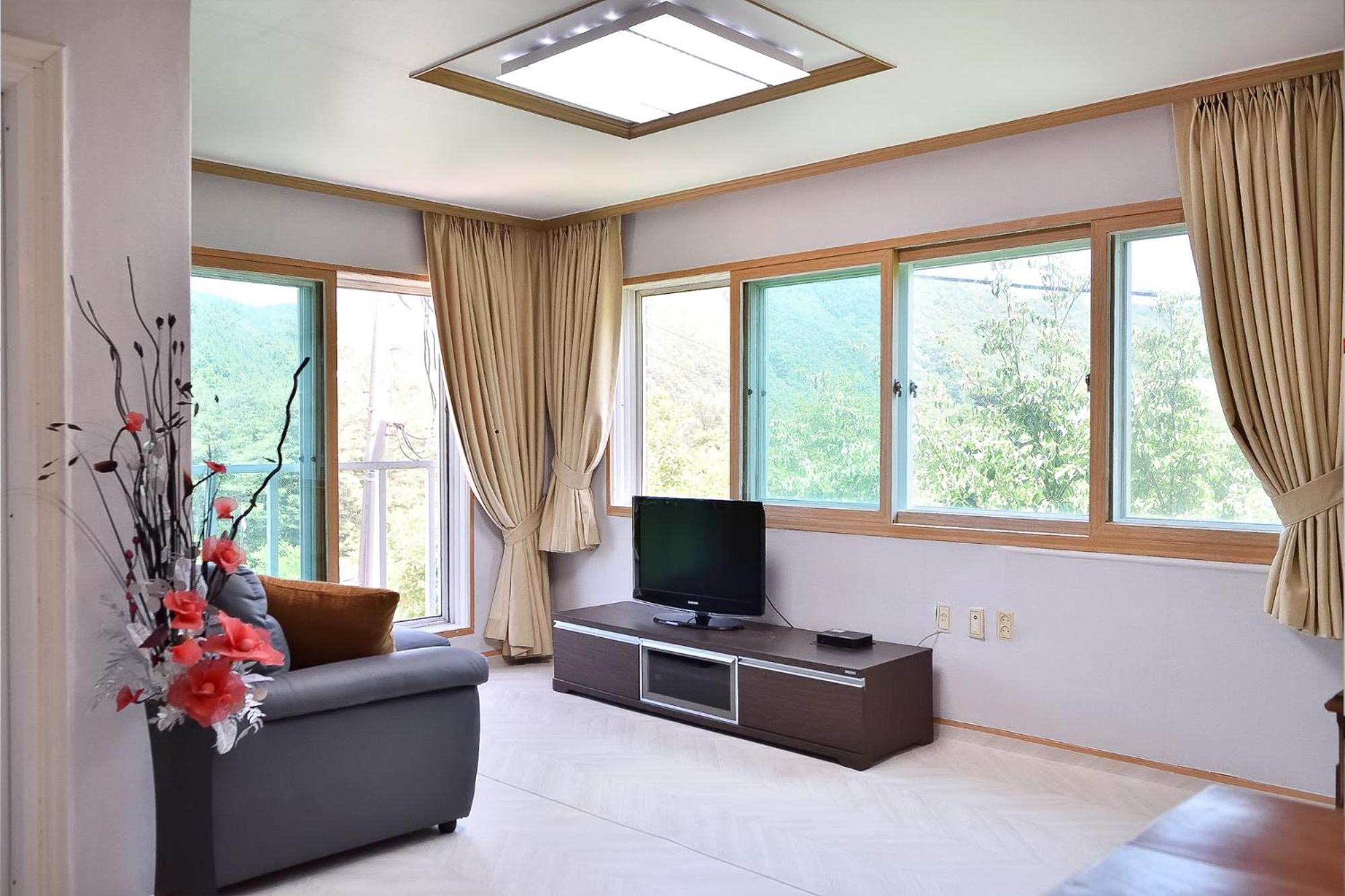 Suite with Terrace - Photo 4