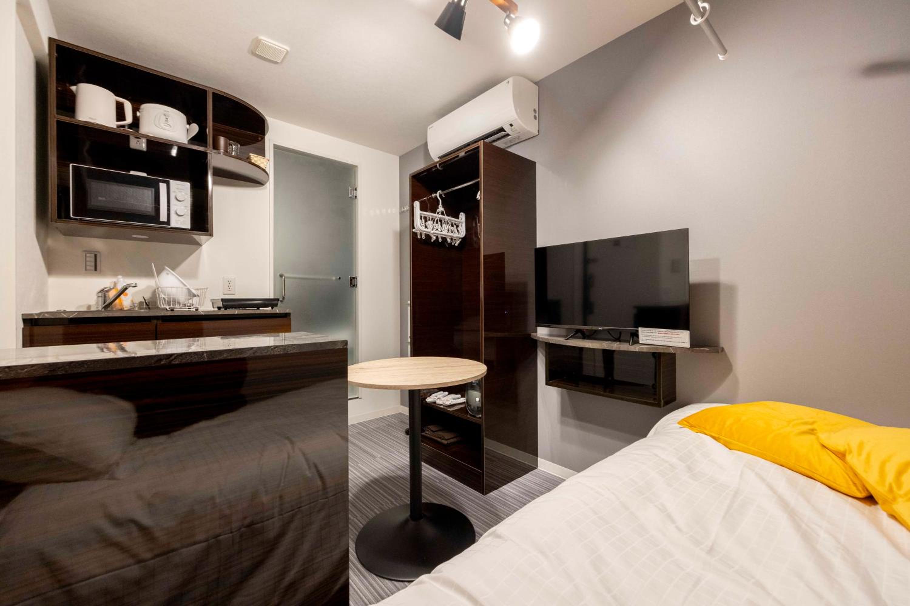 One-Bedroom Apartment photo 2