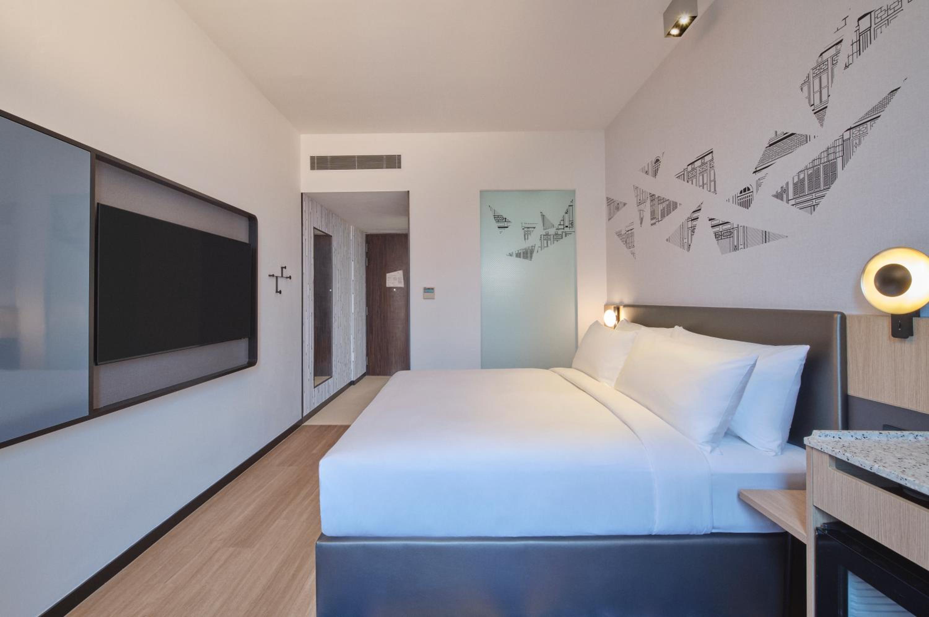 Urban, Guest room, 1 King, West Wing
