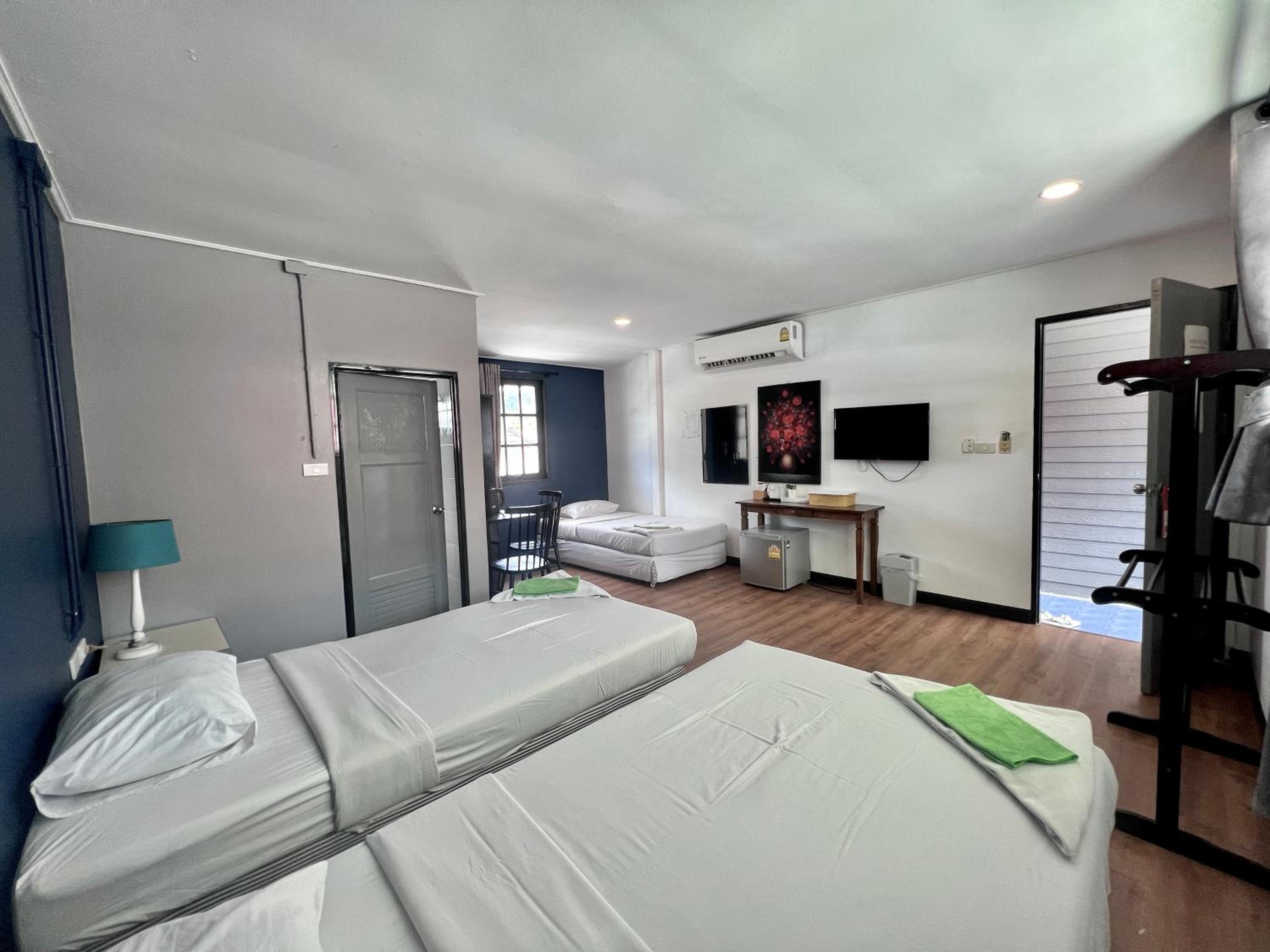 Standard Triple Room photo 3