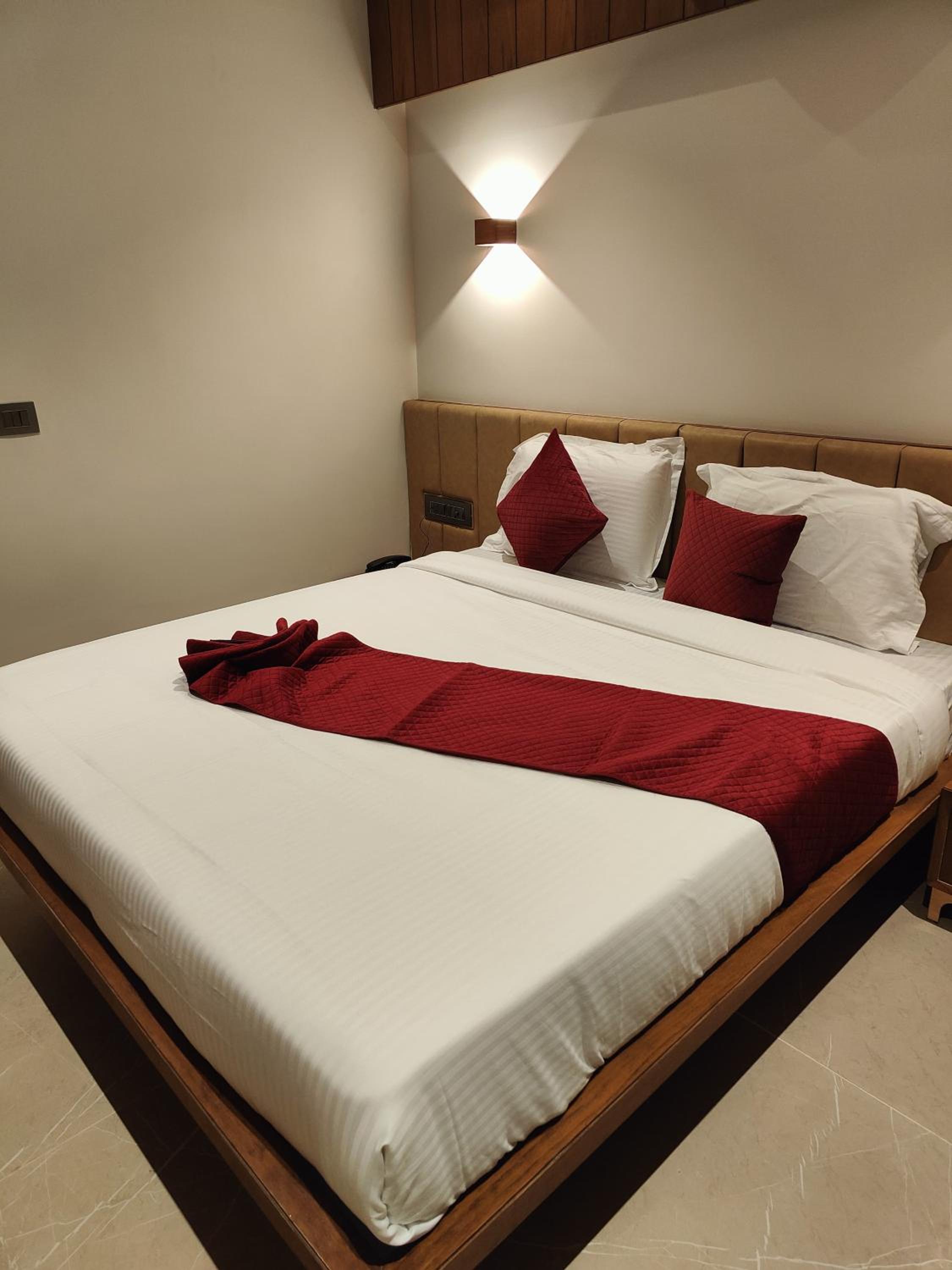 Deluxe Room - Photo 4