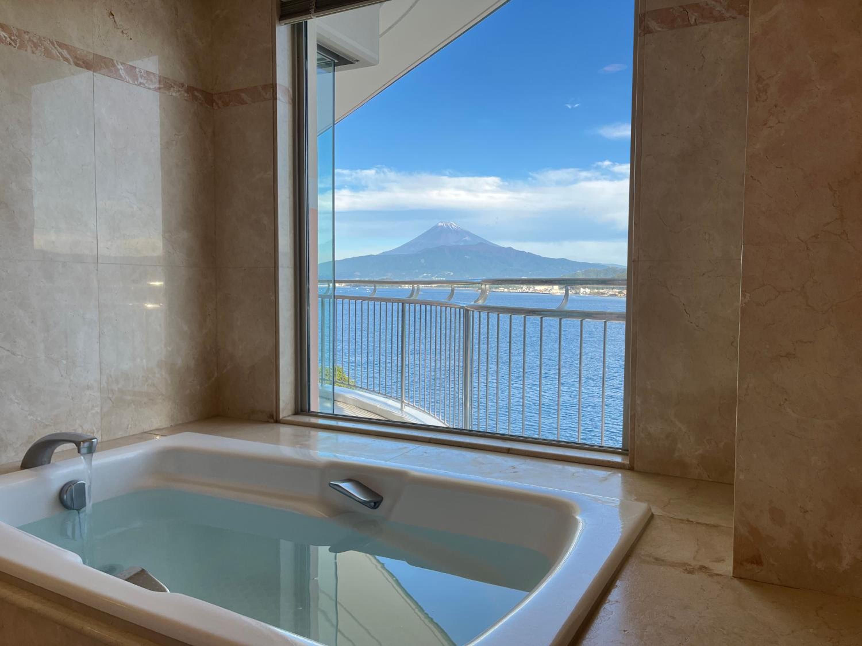 Suite with Mt. Fuji and Ocean View  photo 2
