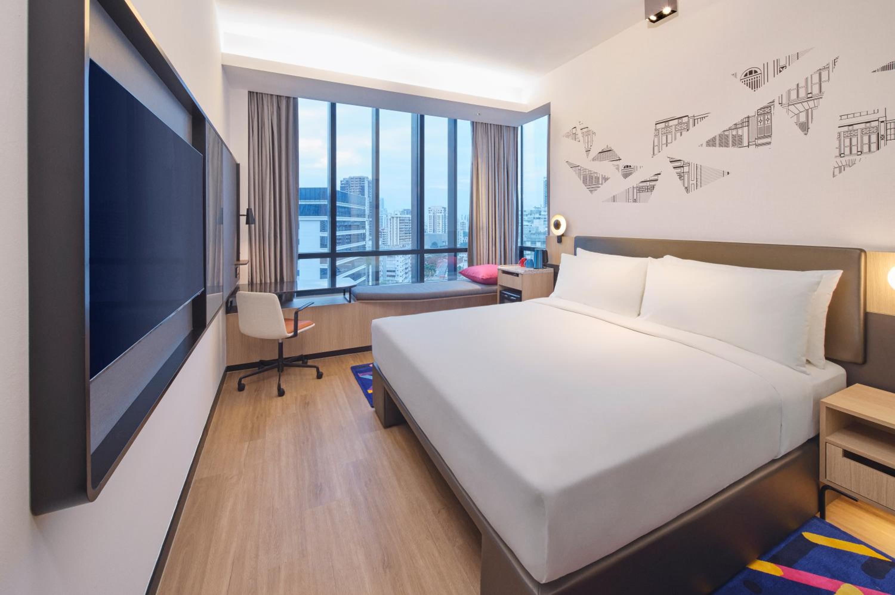 1 Bedroom Suite, 1 King, West Wing