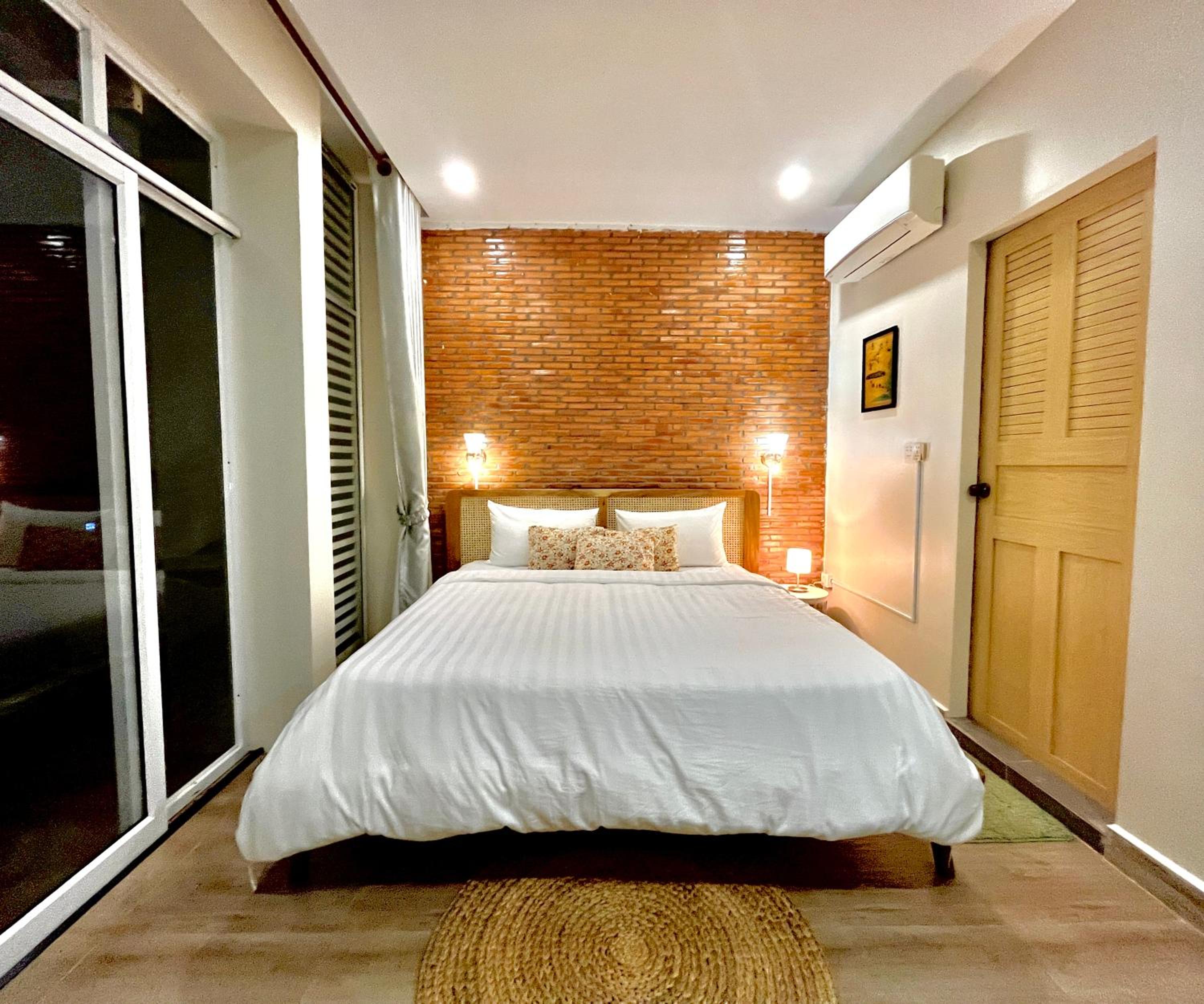 Deluxe Double Room with Balcony
