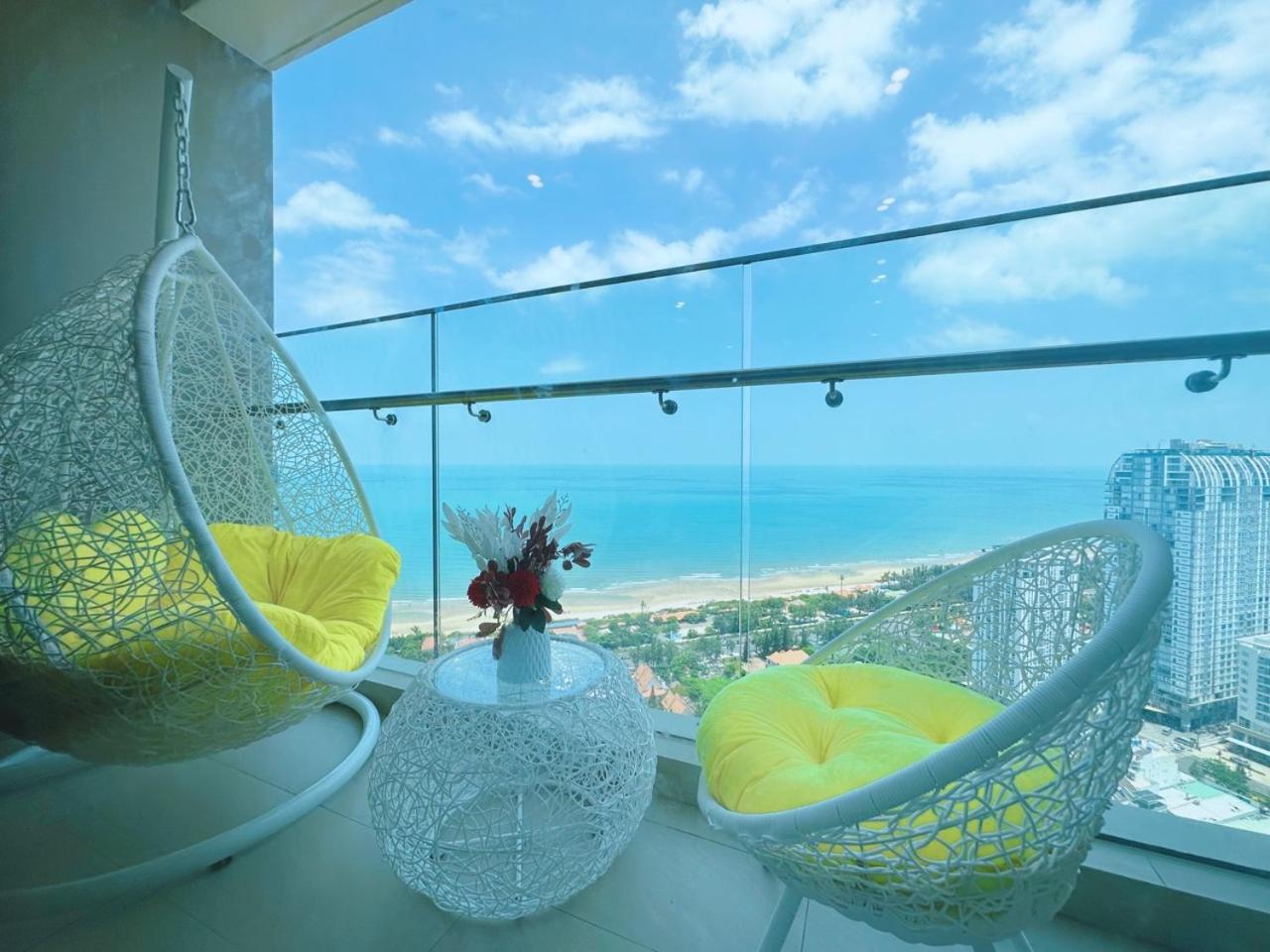 Three-Bedroom Apartment with Sea View - Photo 62