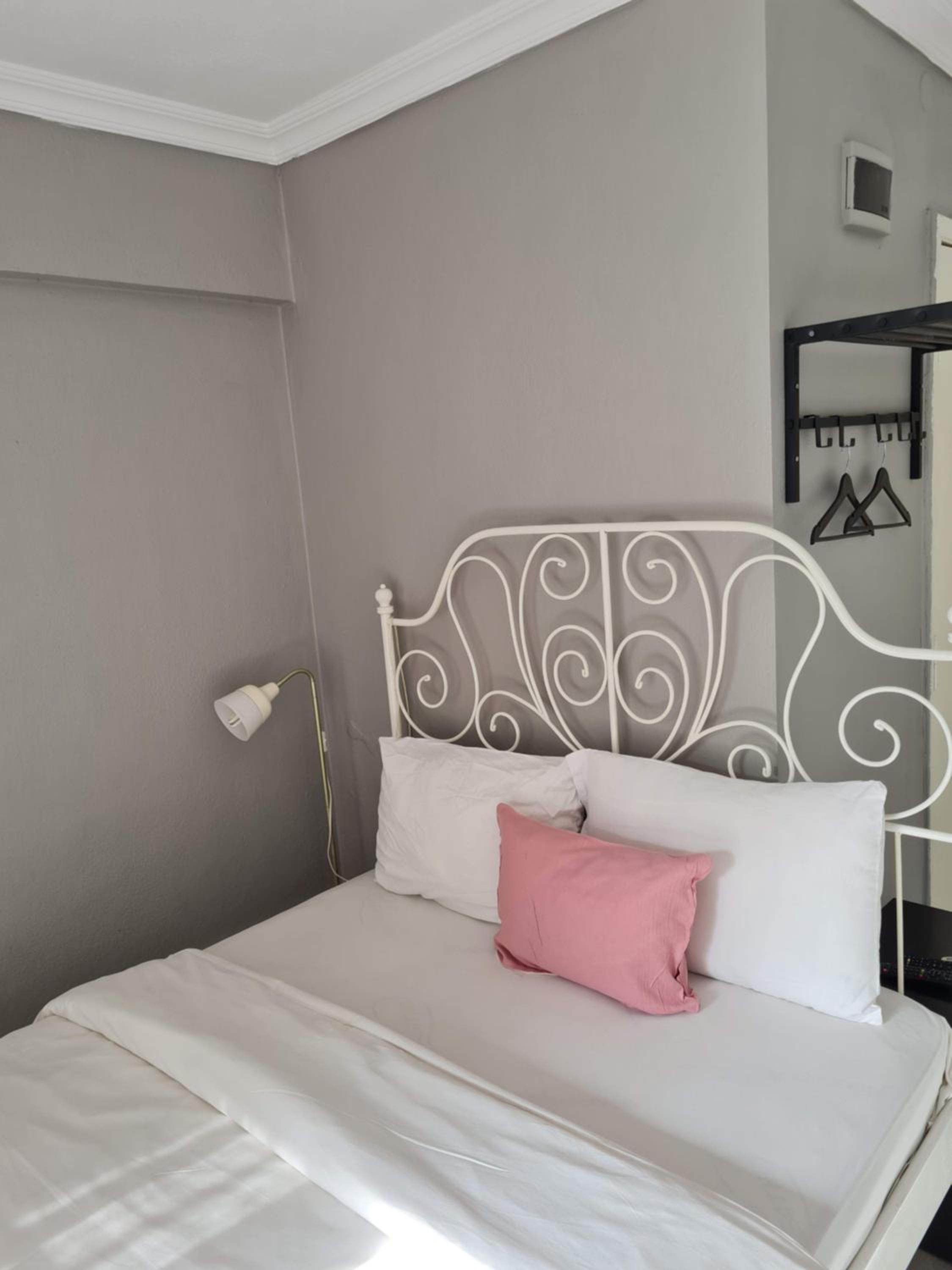 Economy Double Room photo 1
