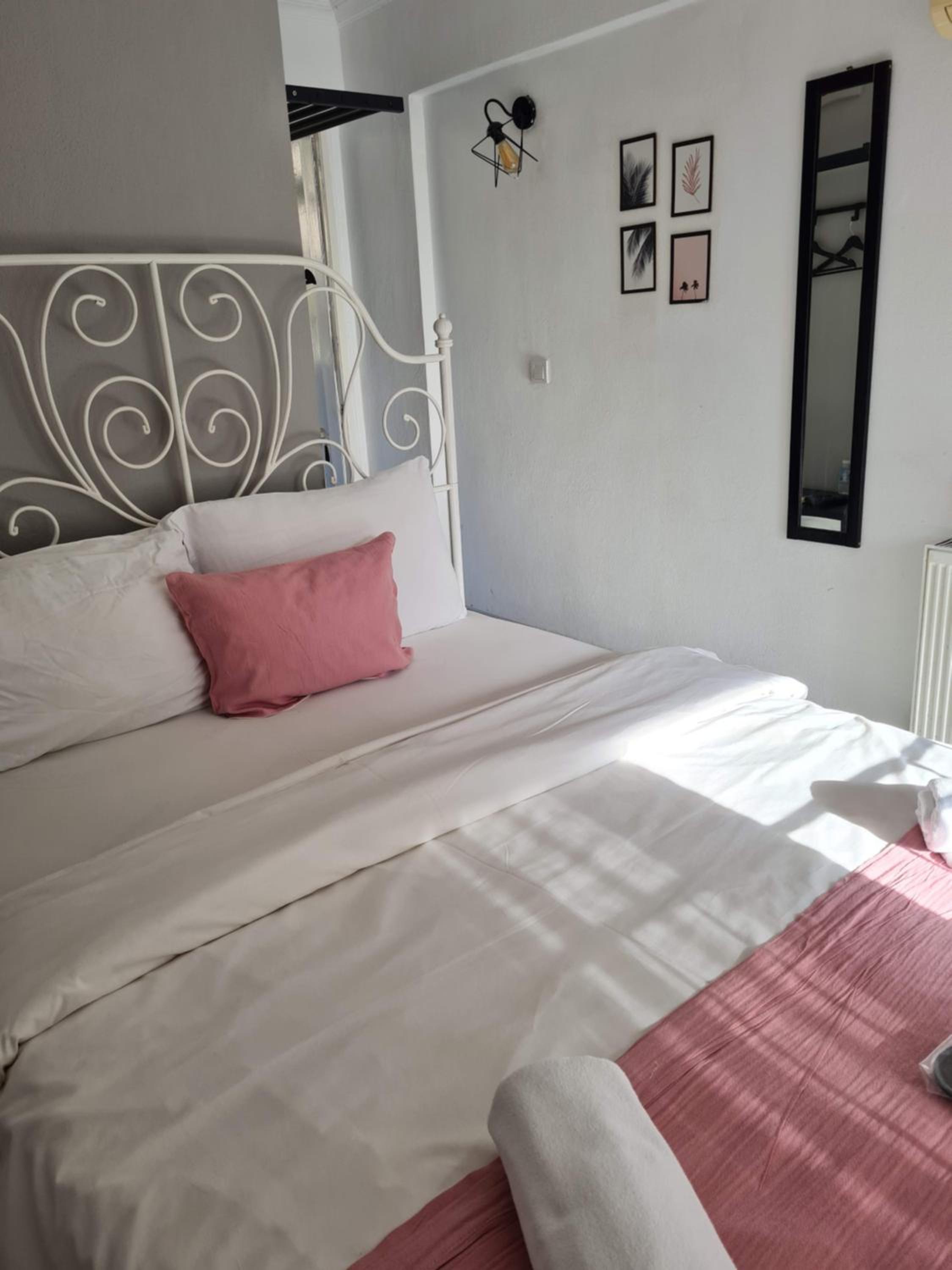 Economy Double Room photo 2