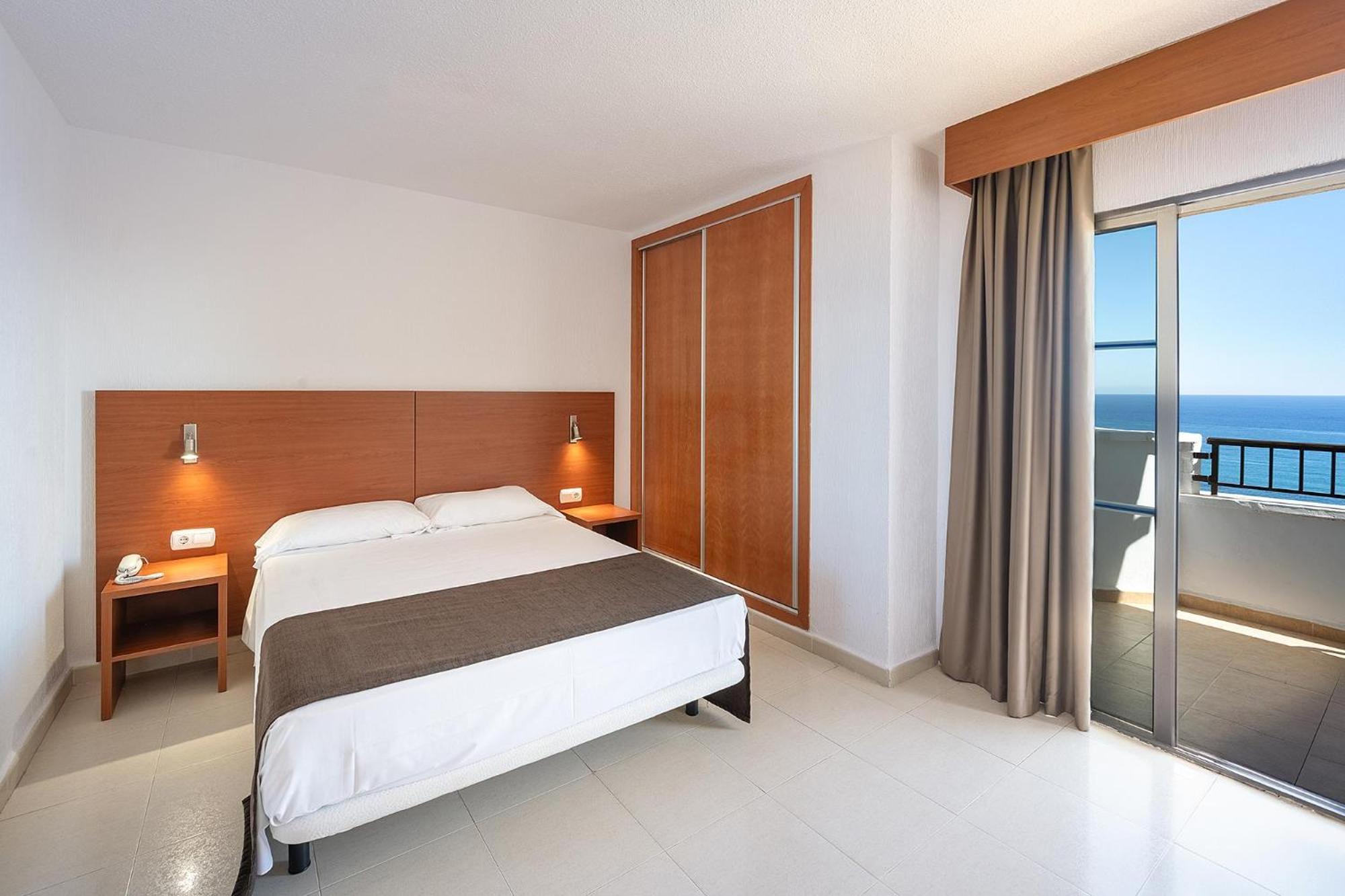 Junior Suite with Sea View - Photo 4