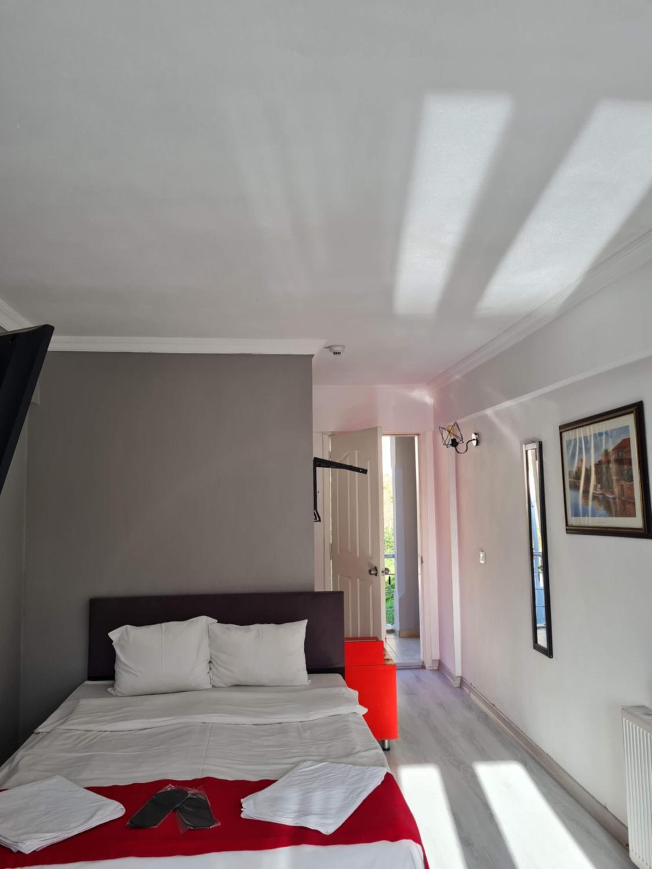 Deluxe Double Room With Bath photo 1