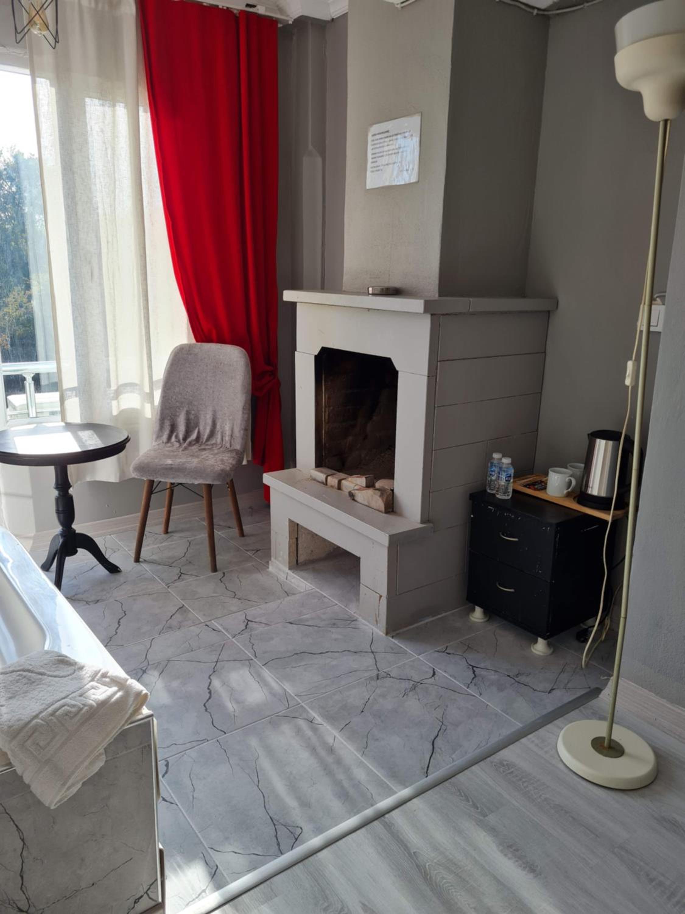 Deluxe Double Room With Bath photo 3