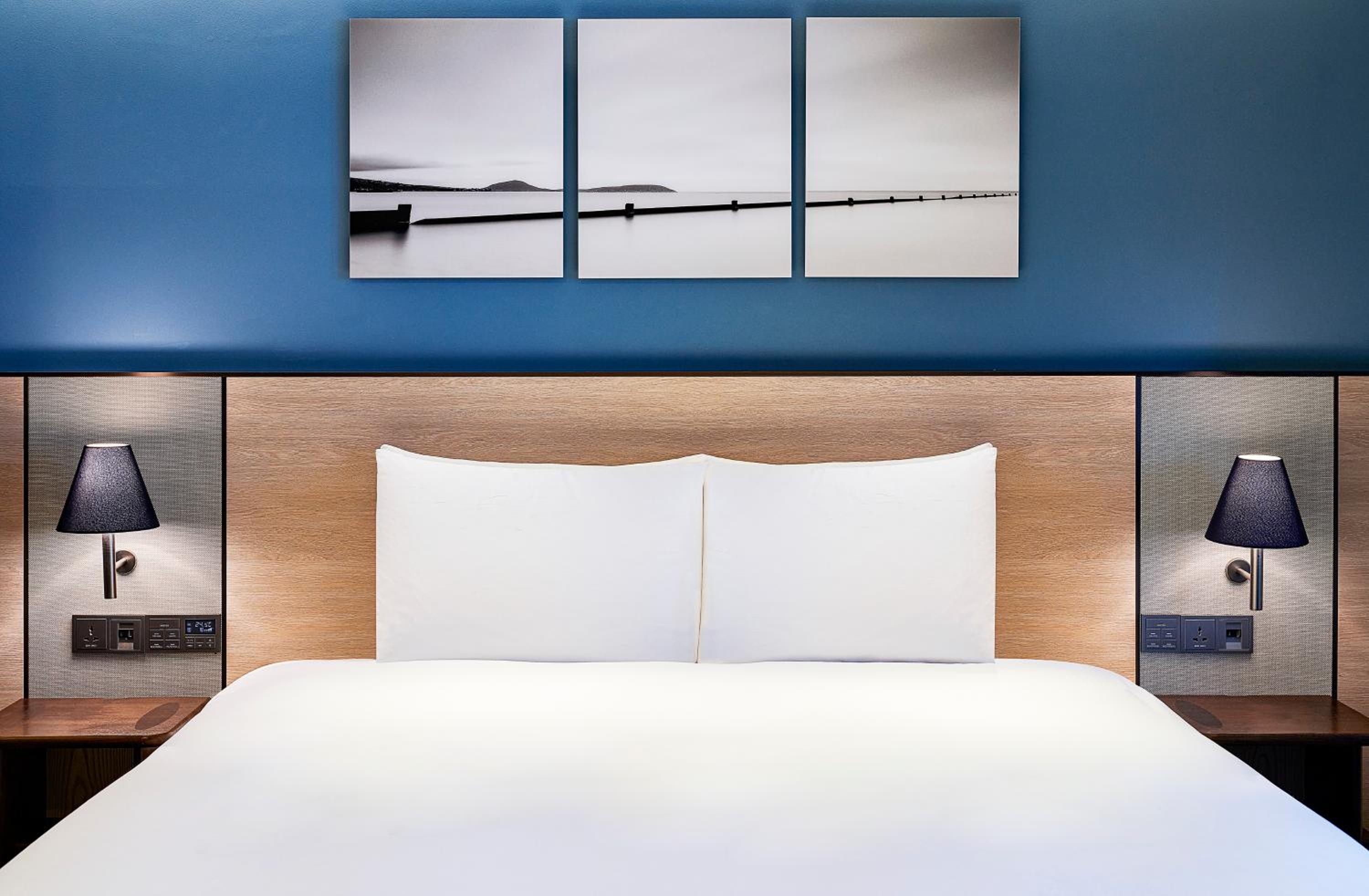 Bed & Sleeping Area