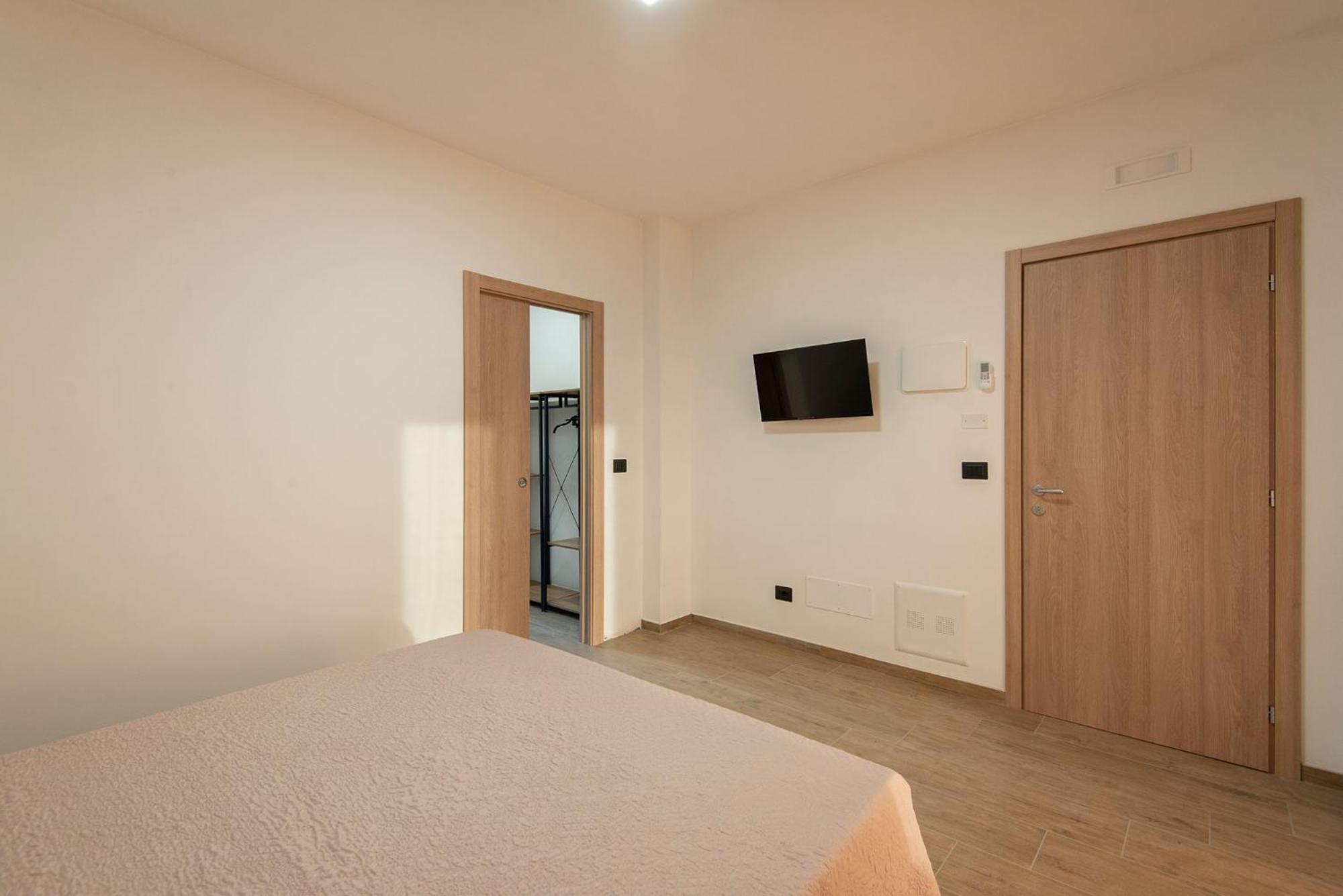 Two-Bedroom House photo 3