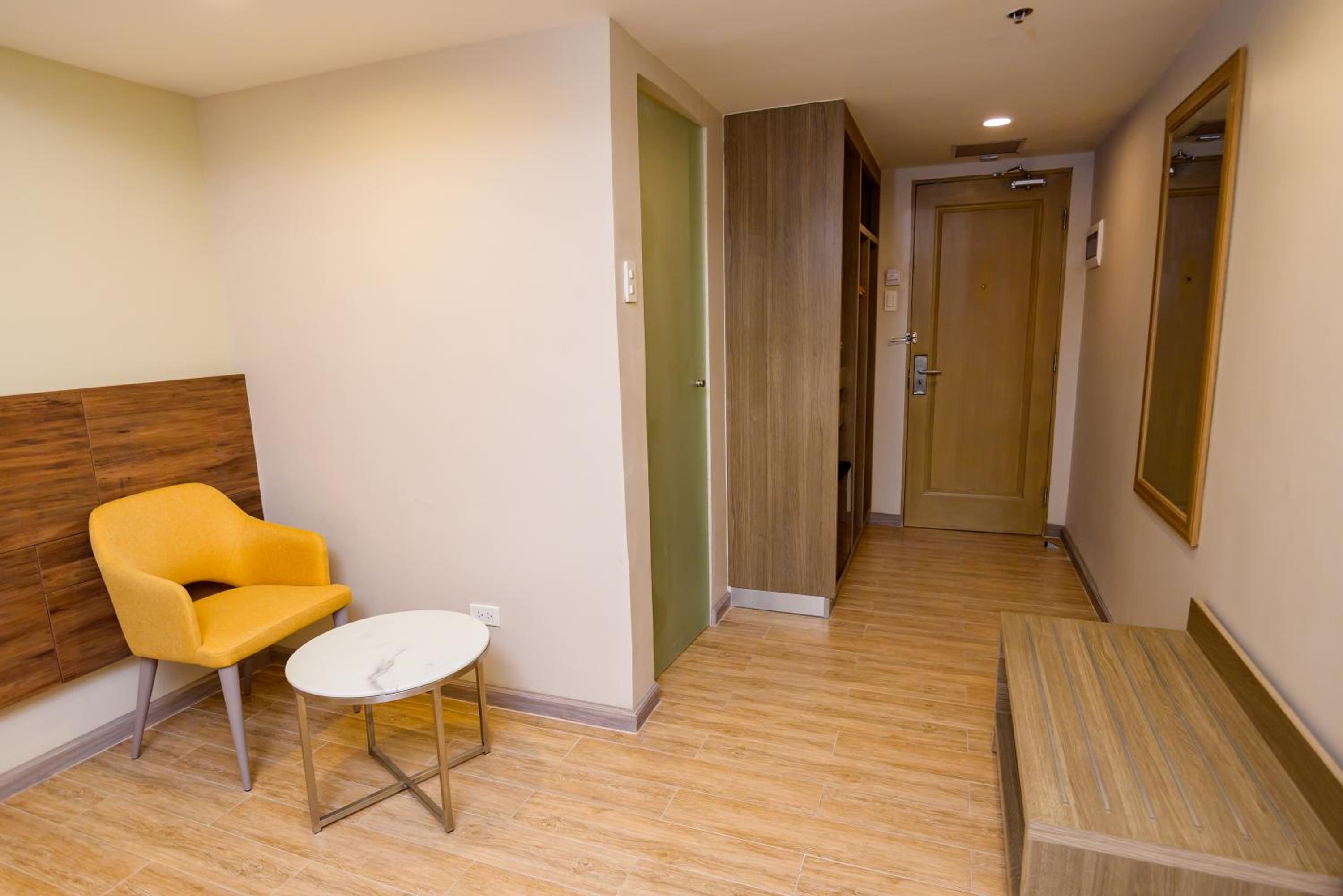 Superior King Room - Non-Smoking - Photo 2