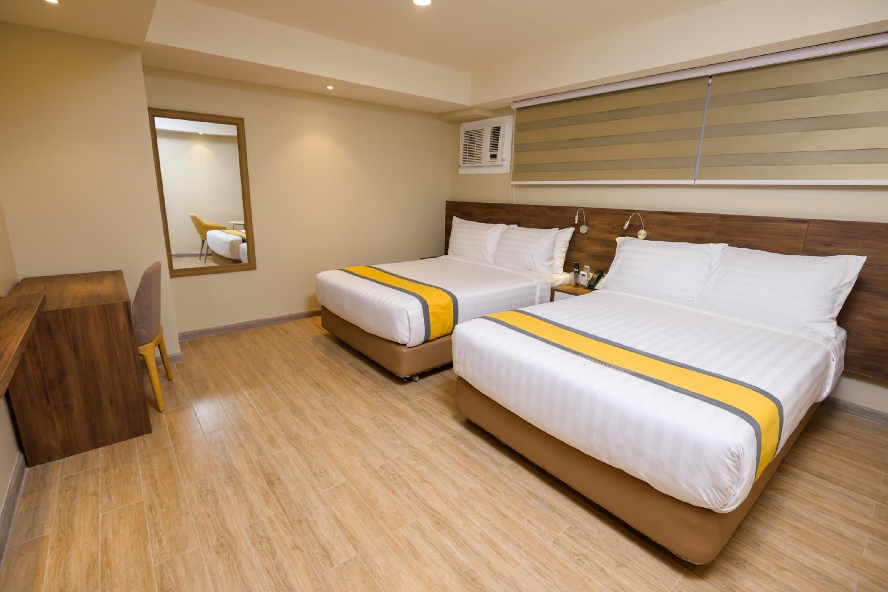 Premier Suite with Two Double Beds - Non-Smoking - Photo 2