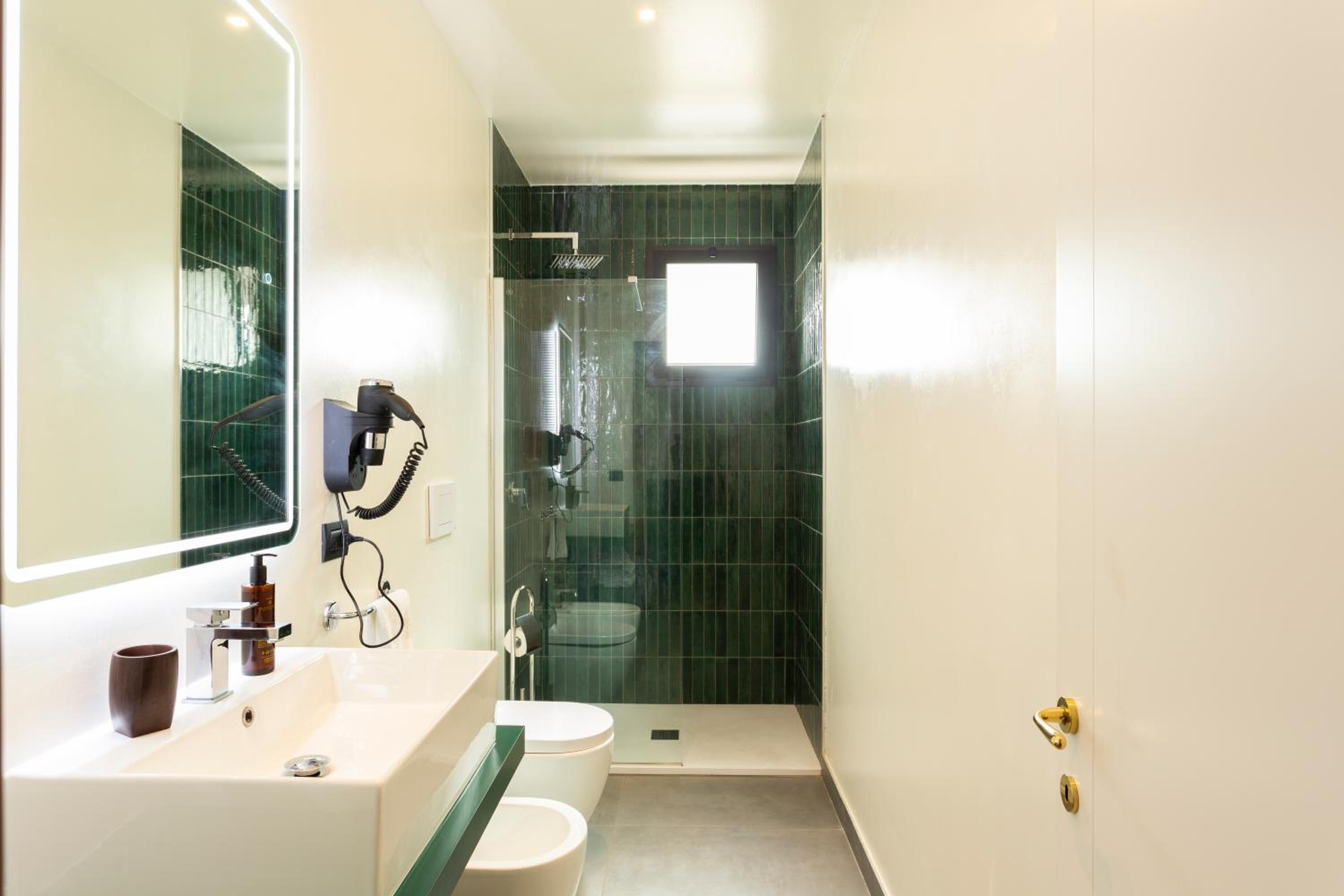 Double Room - Photo 5
