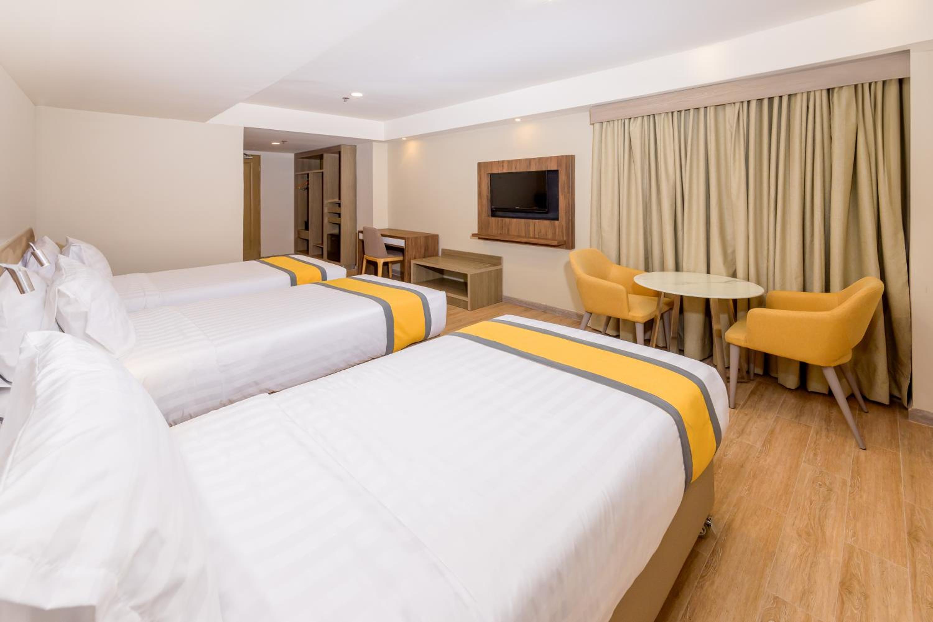 Premier Triple Room with Three Single Beds - Non-Smoking - Photo 3