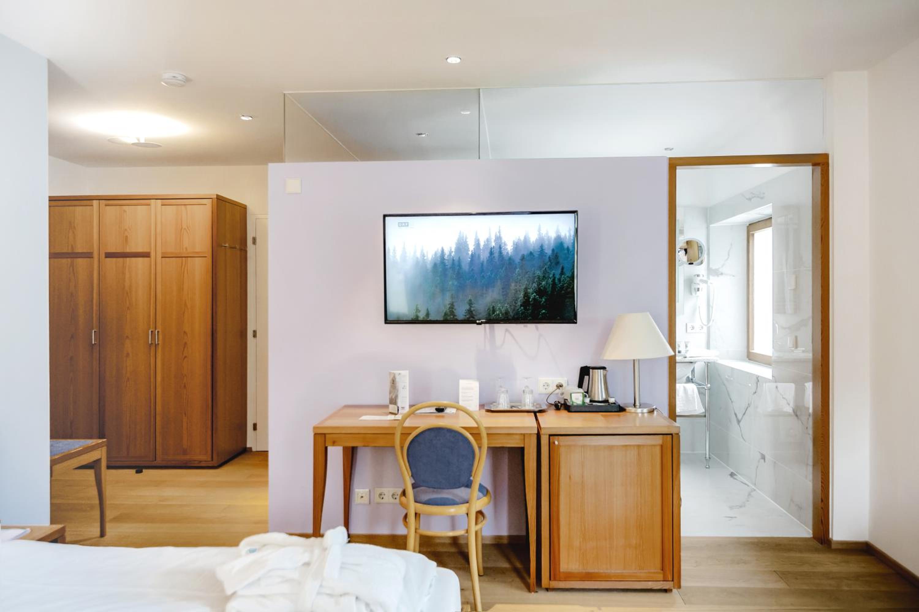 Double Room with Mountain View - Photo 5