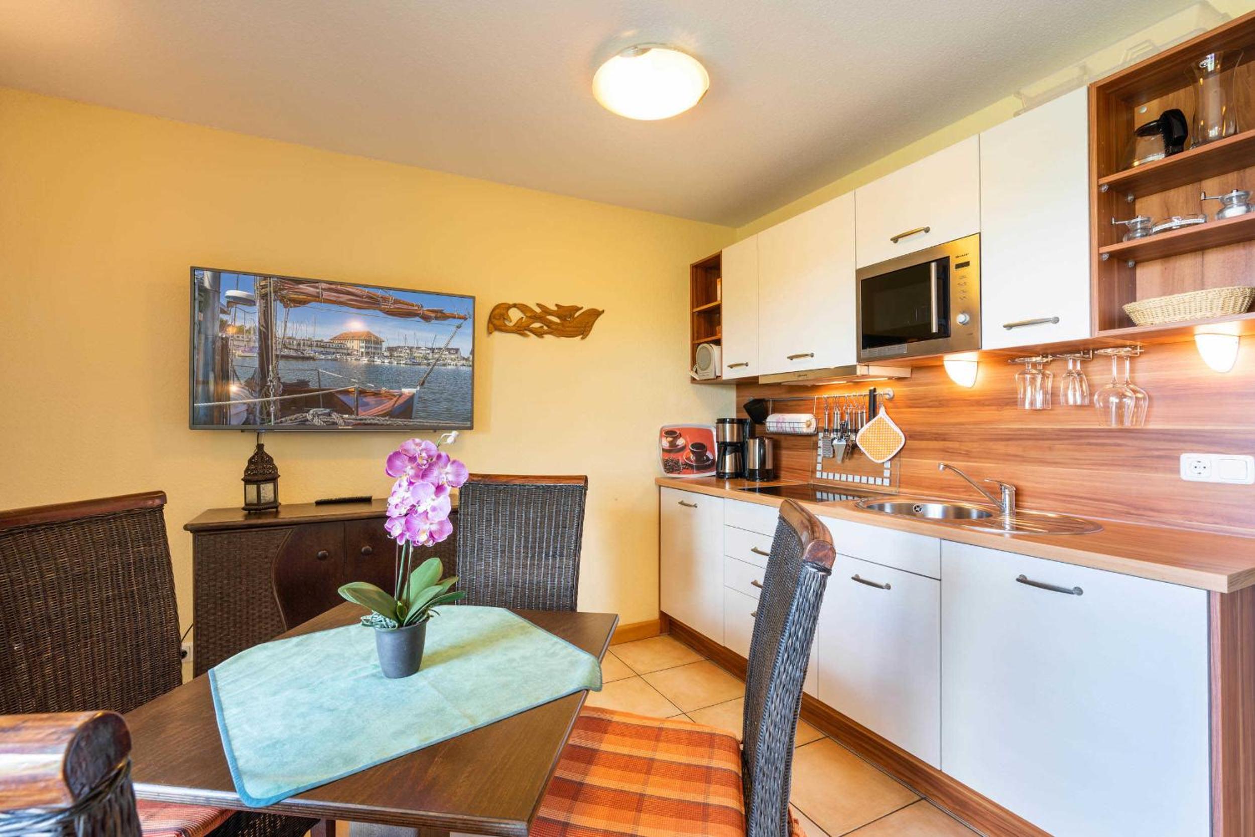One-Bedroom Apartment with Terrace photo 3