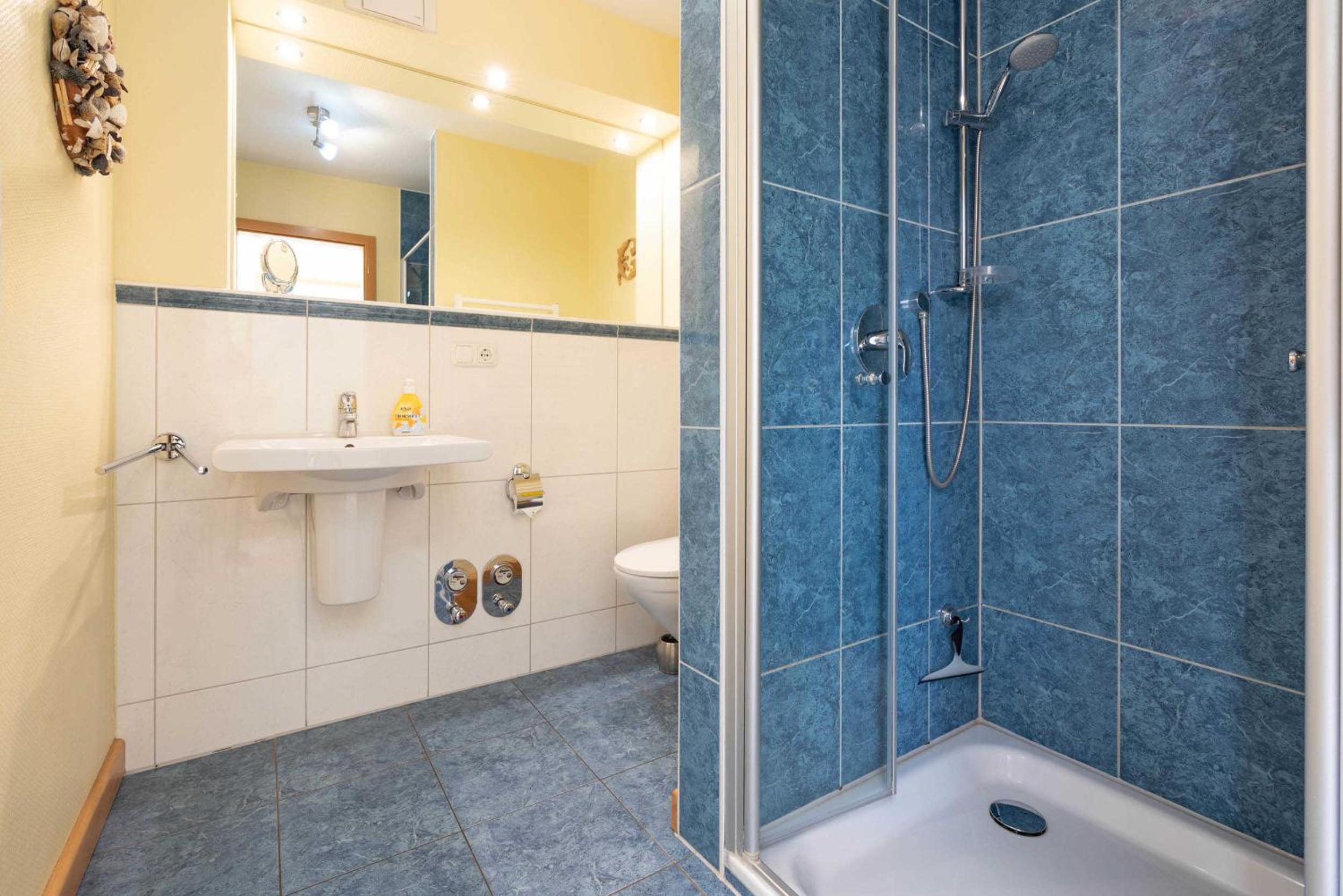 Two-Bedroom Apartment with Balcony photo 3
