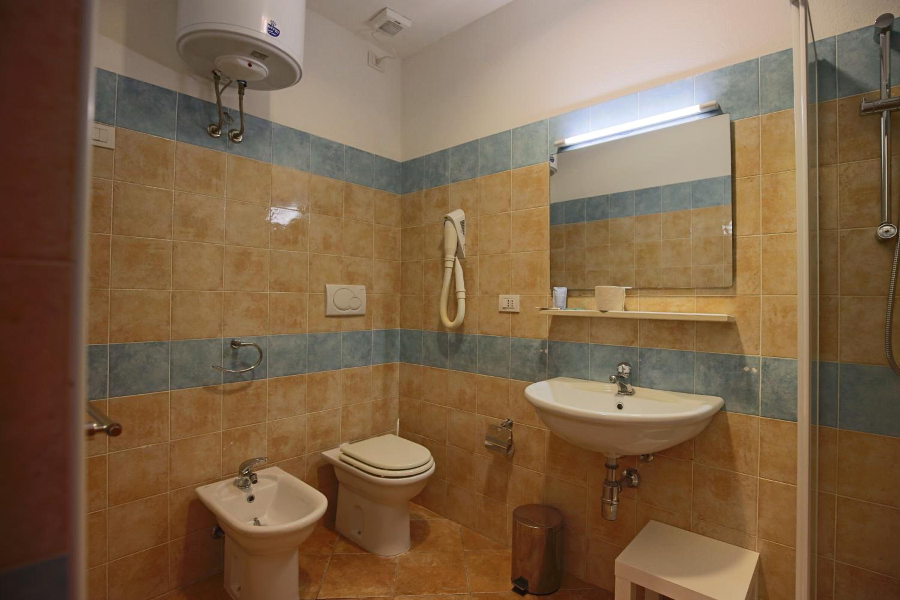 Standard Double Room - Photo 2