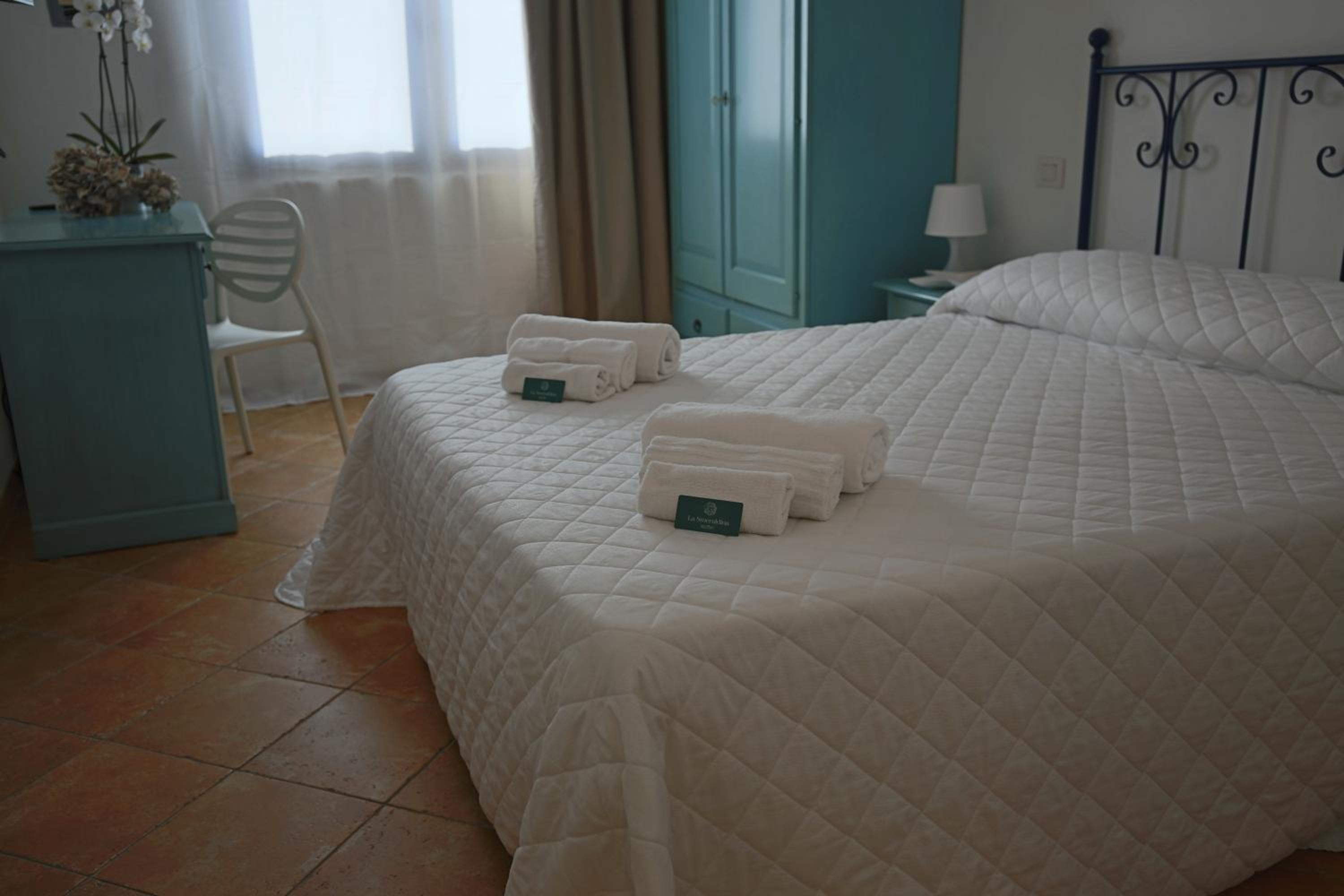 Standard Double Room - Photo 4