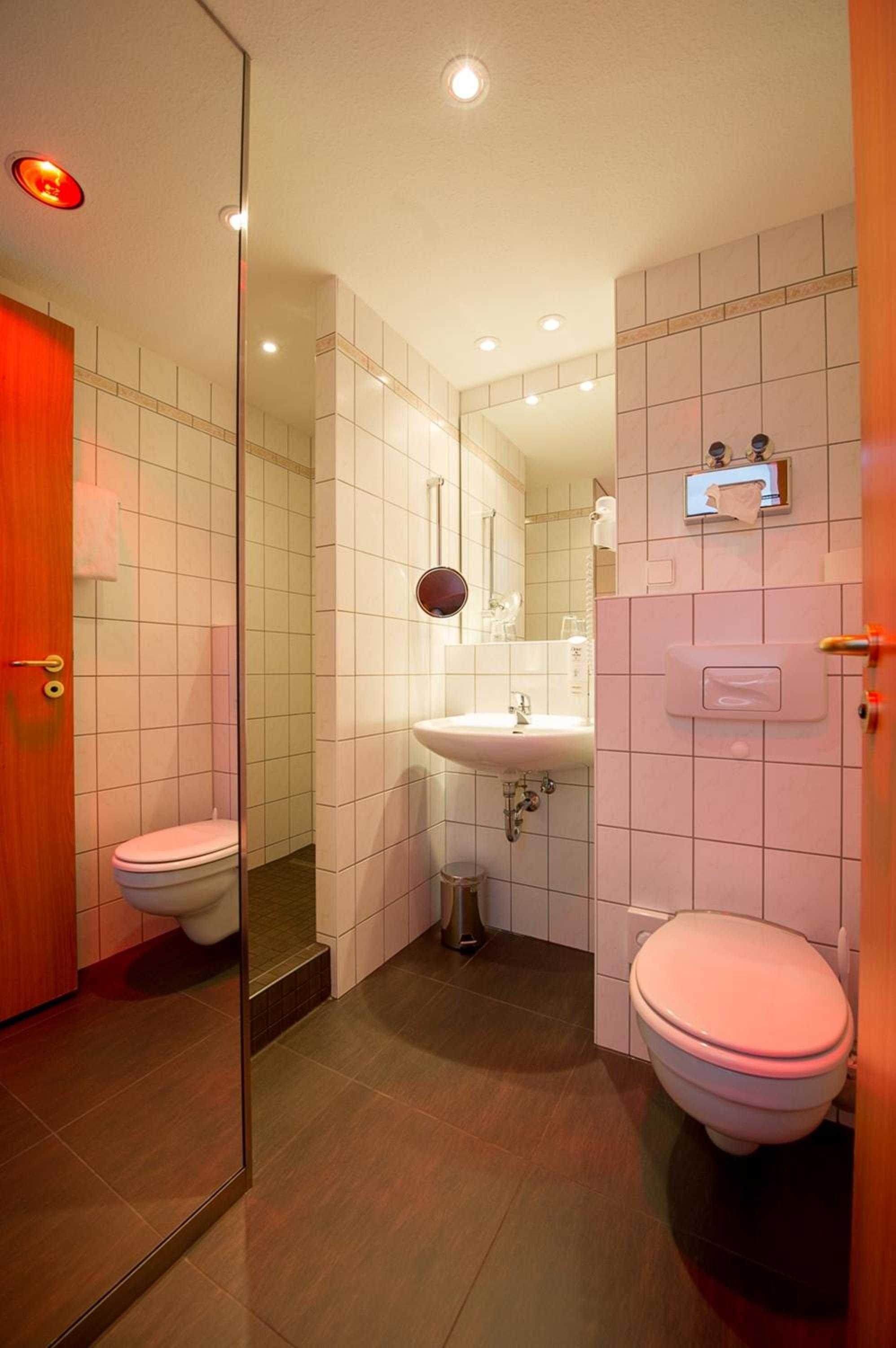 Standard Double Room - Photo 4
