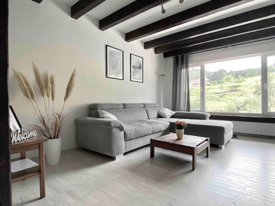 Six-Bedroom House photo 1
