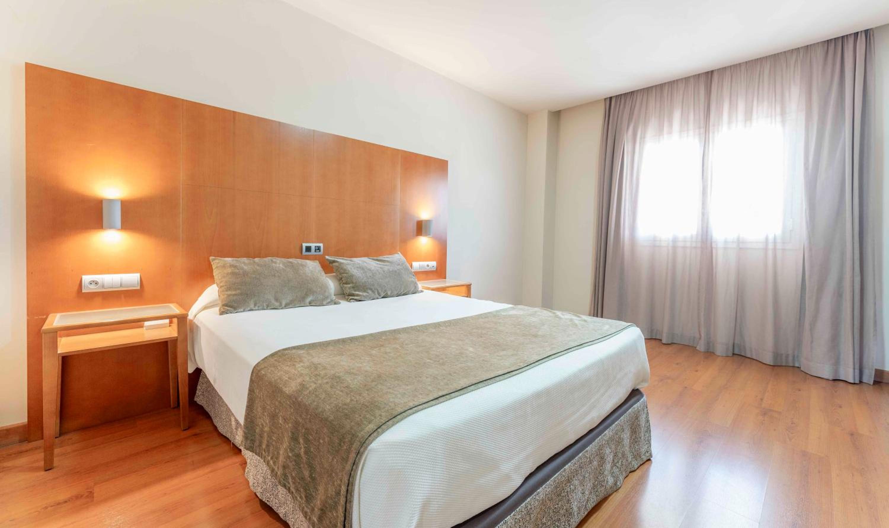 Double or Twin Room - Photo 6