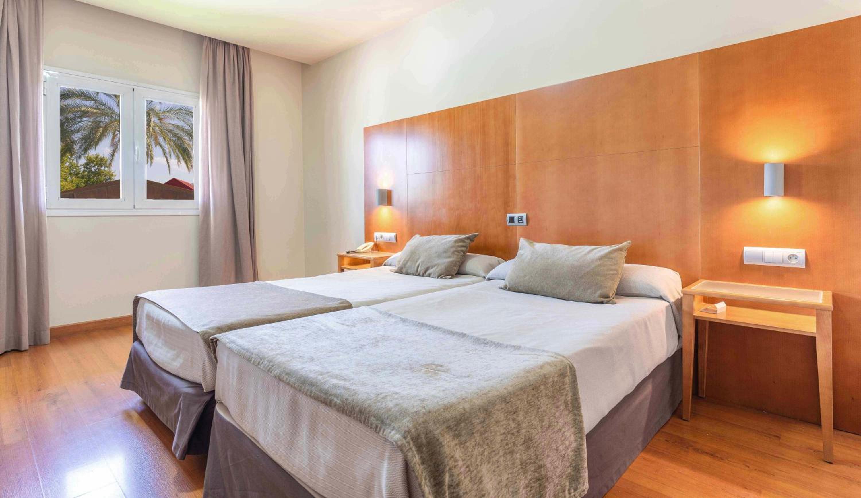 Double or Twin Room - Photo 7