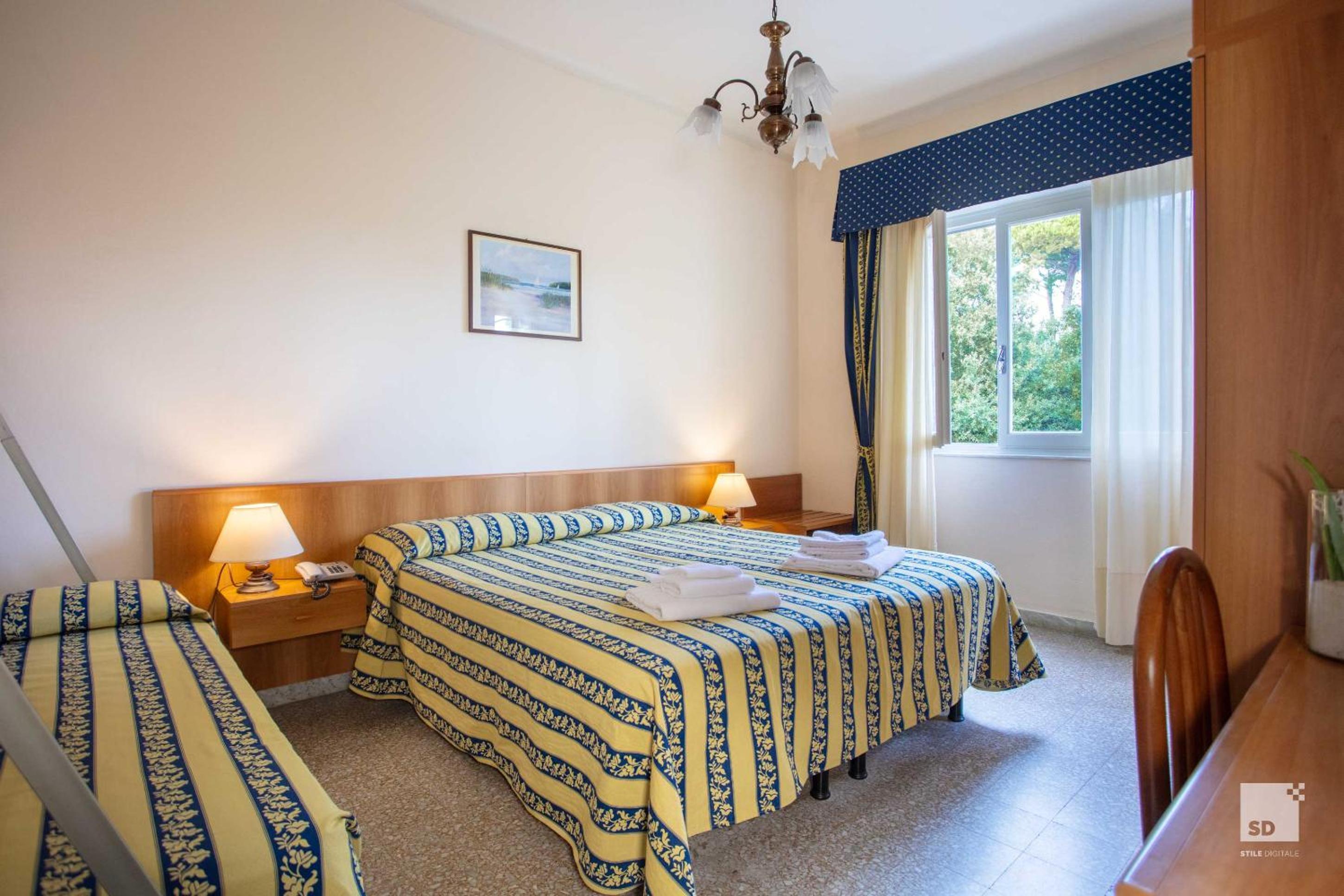Economy Triple Room photo 1