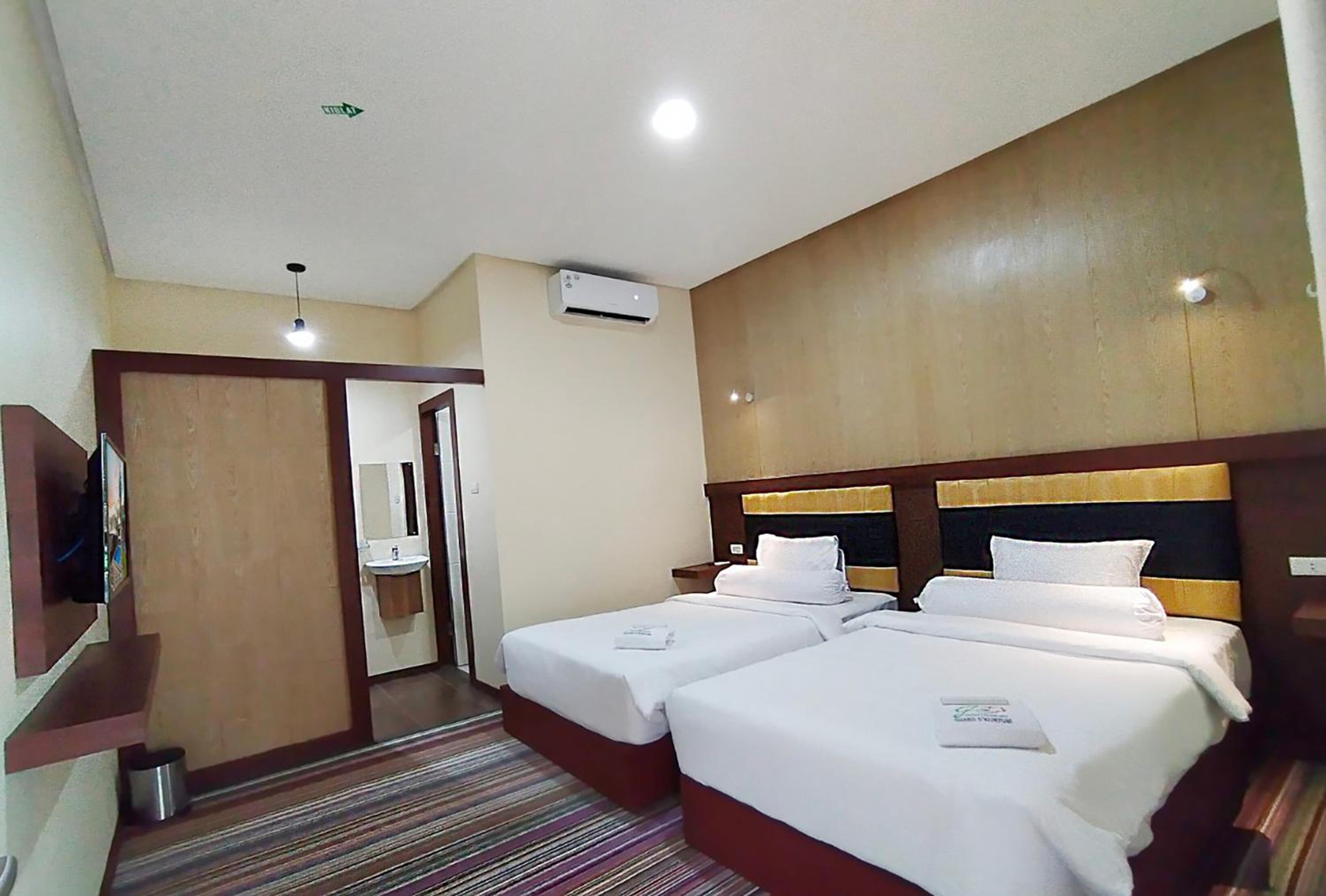 Deluxe Twin Room - Photo 2