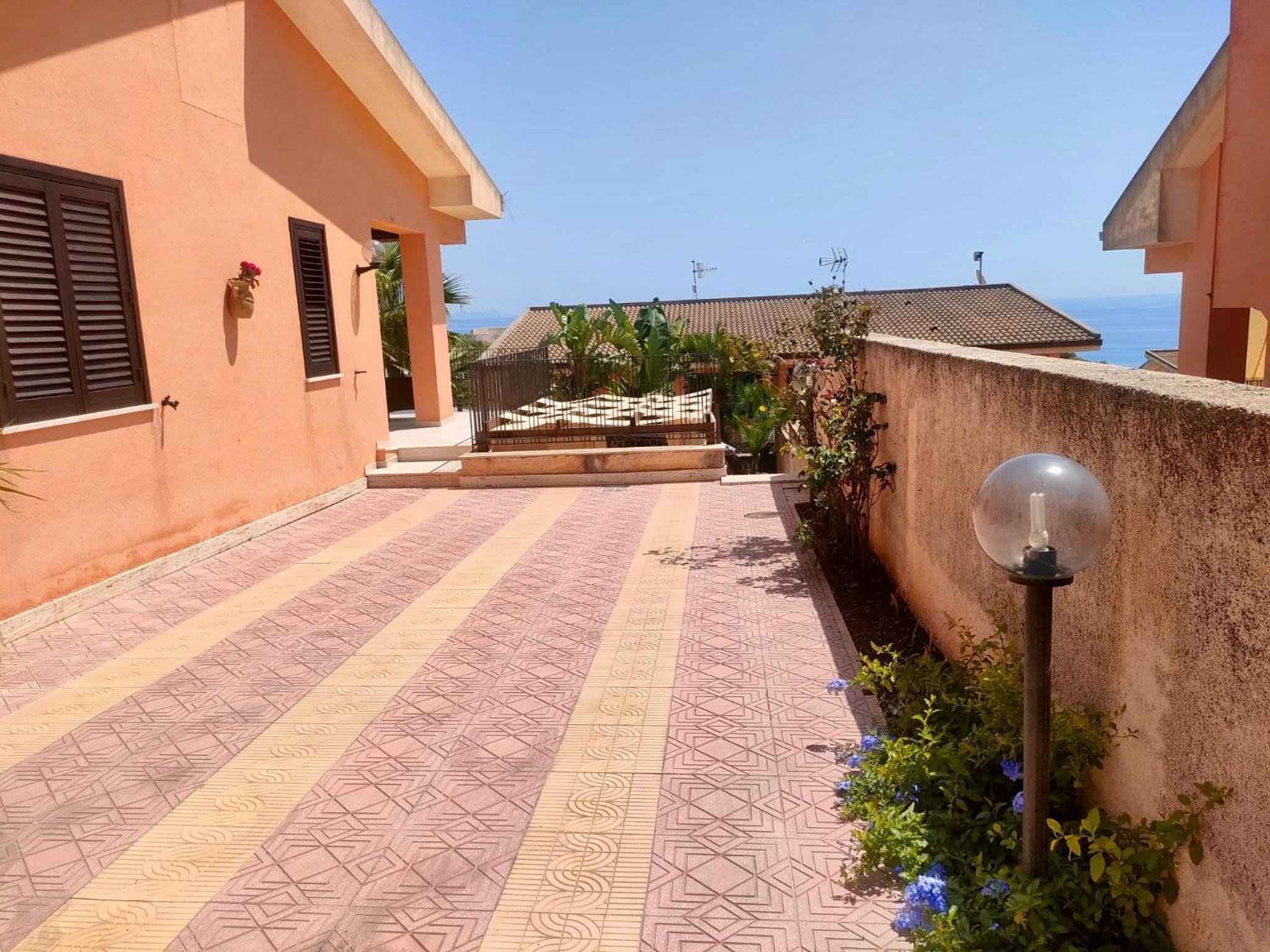 Three-Bedroom Villa photo 2