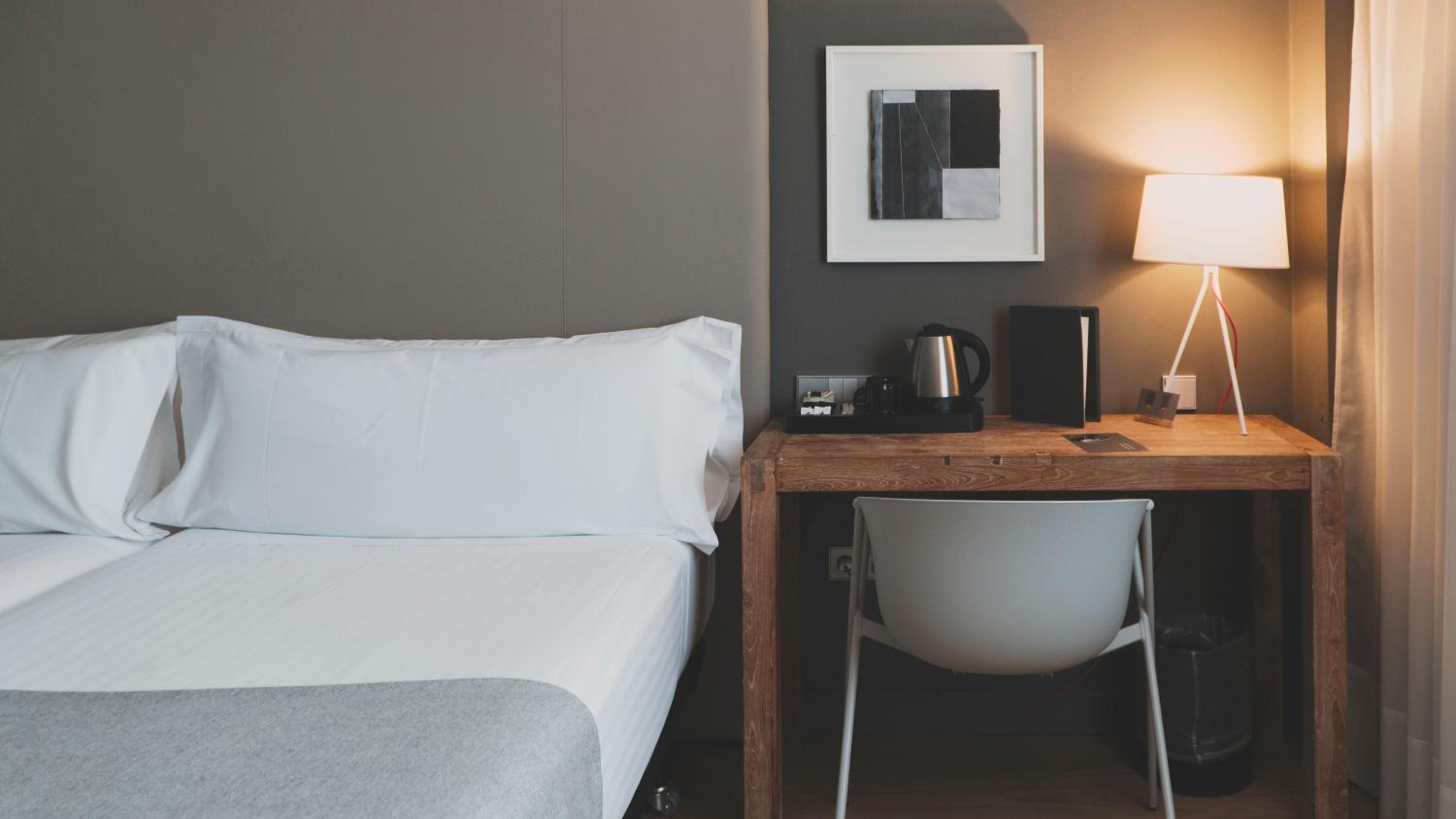Double or Twin Room - Photo 10