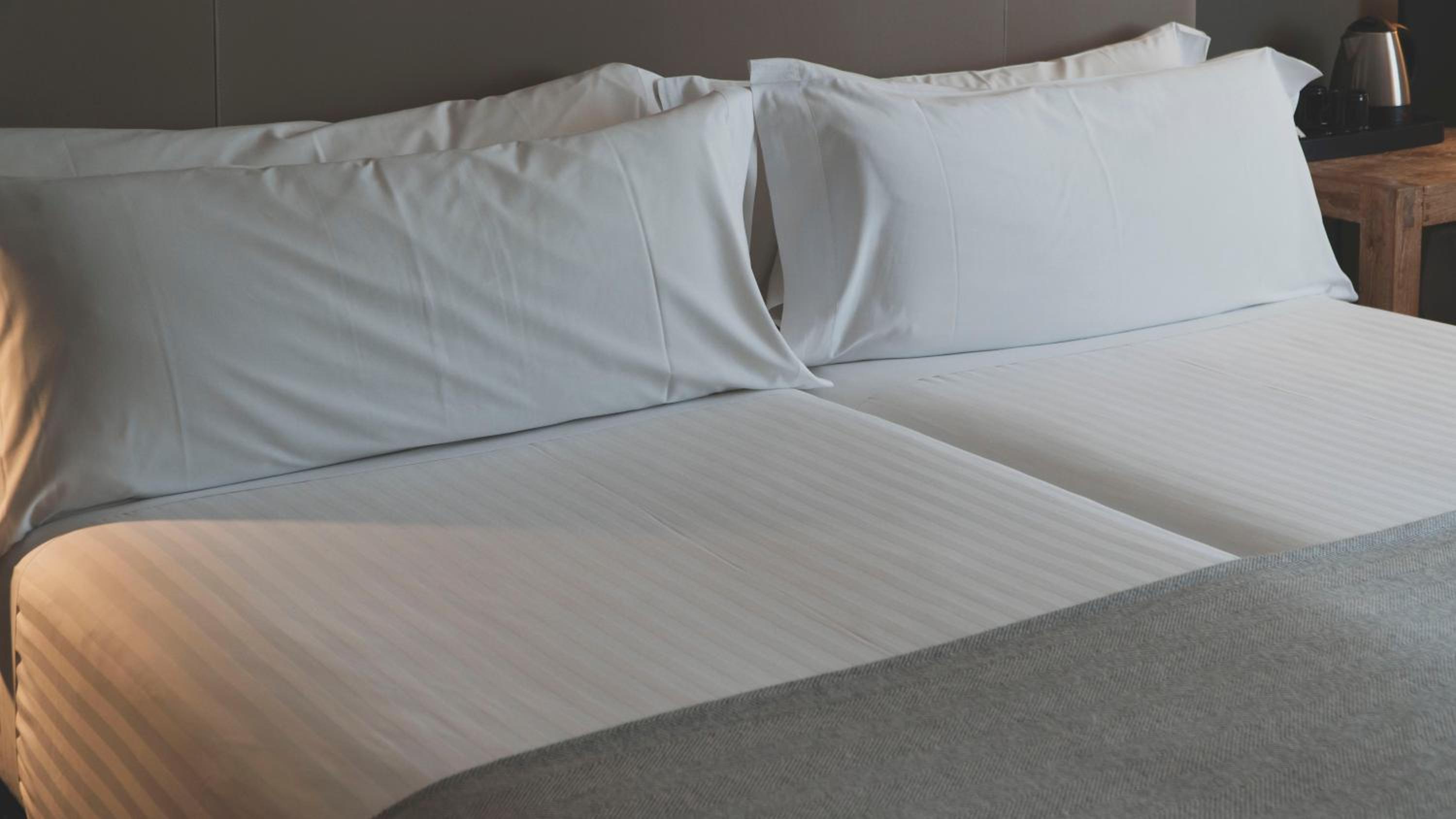 Double or Twin Room - Photo 11