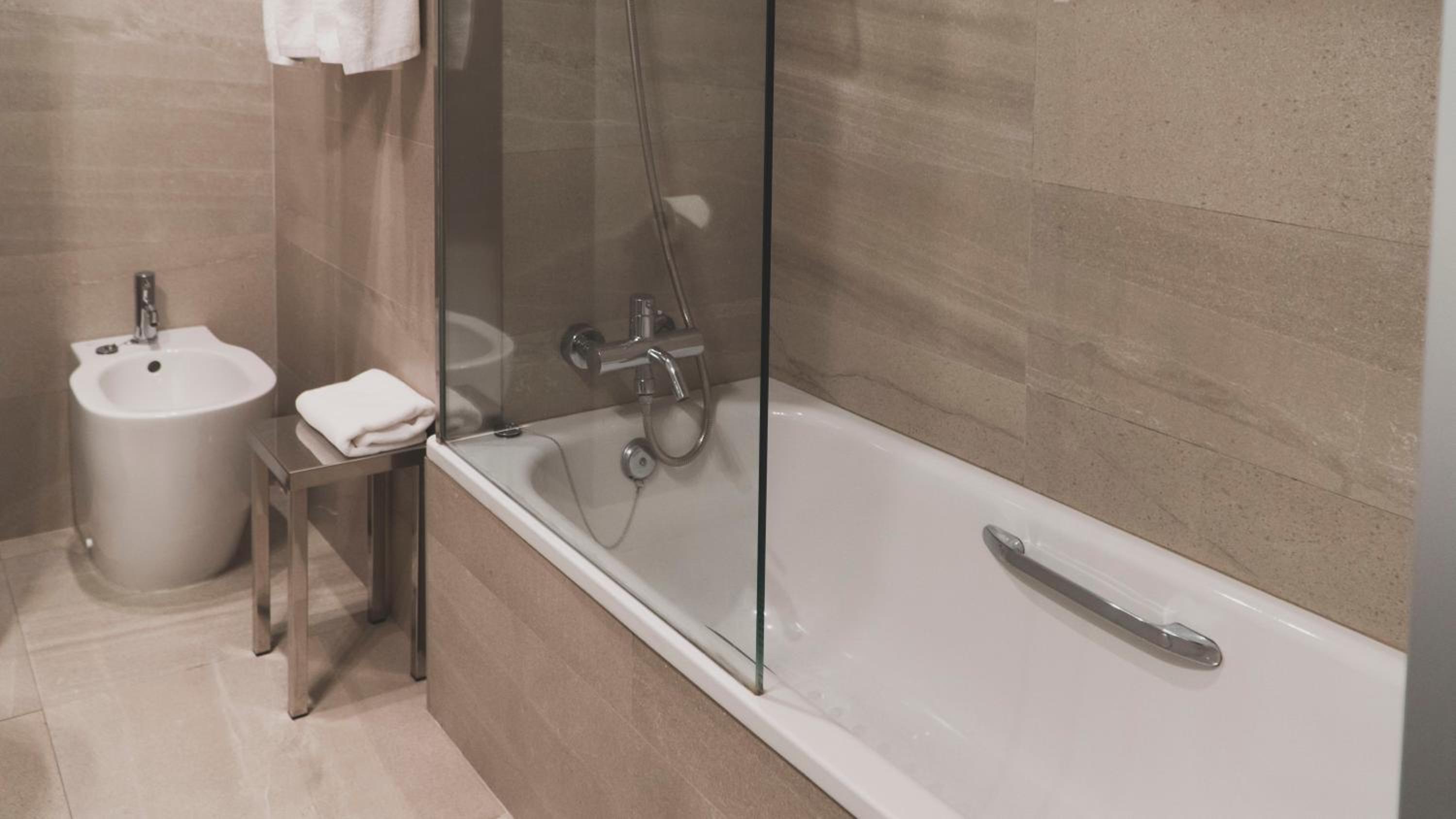 Double Room - Photo 9