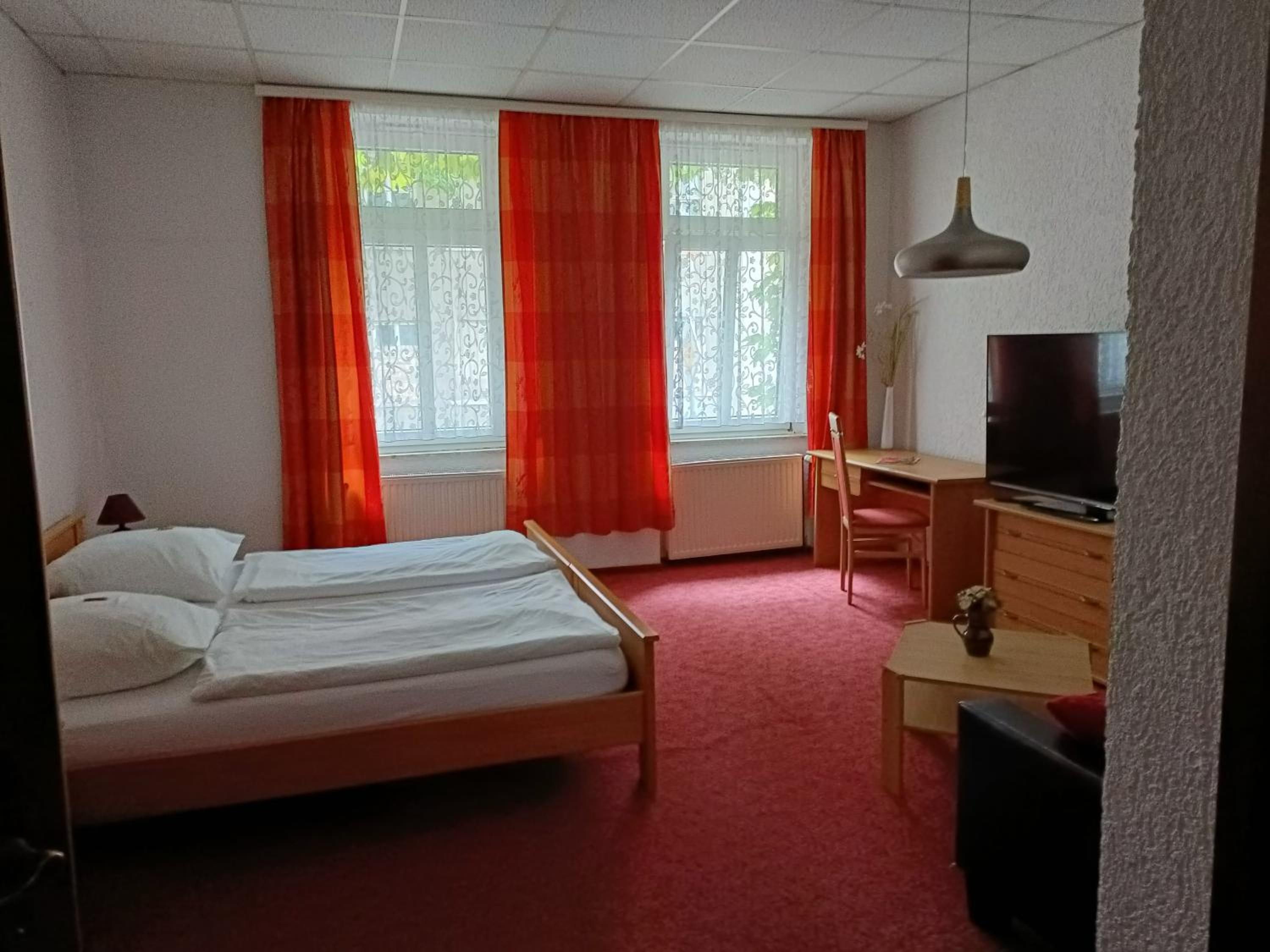 Double Room - Photo 3