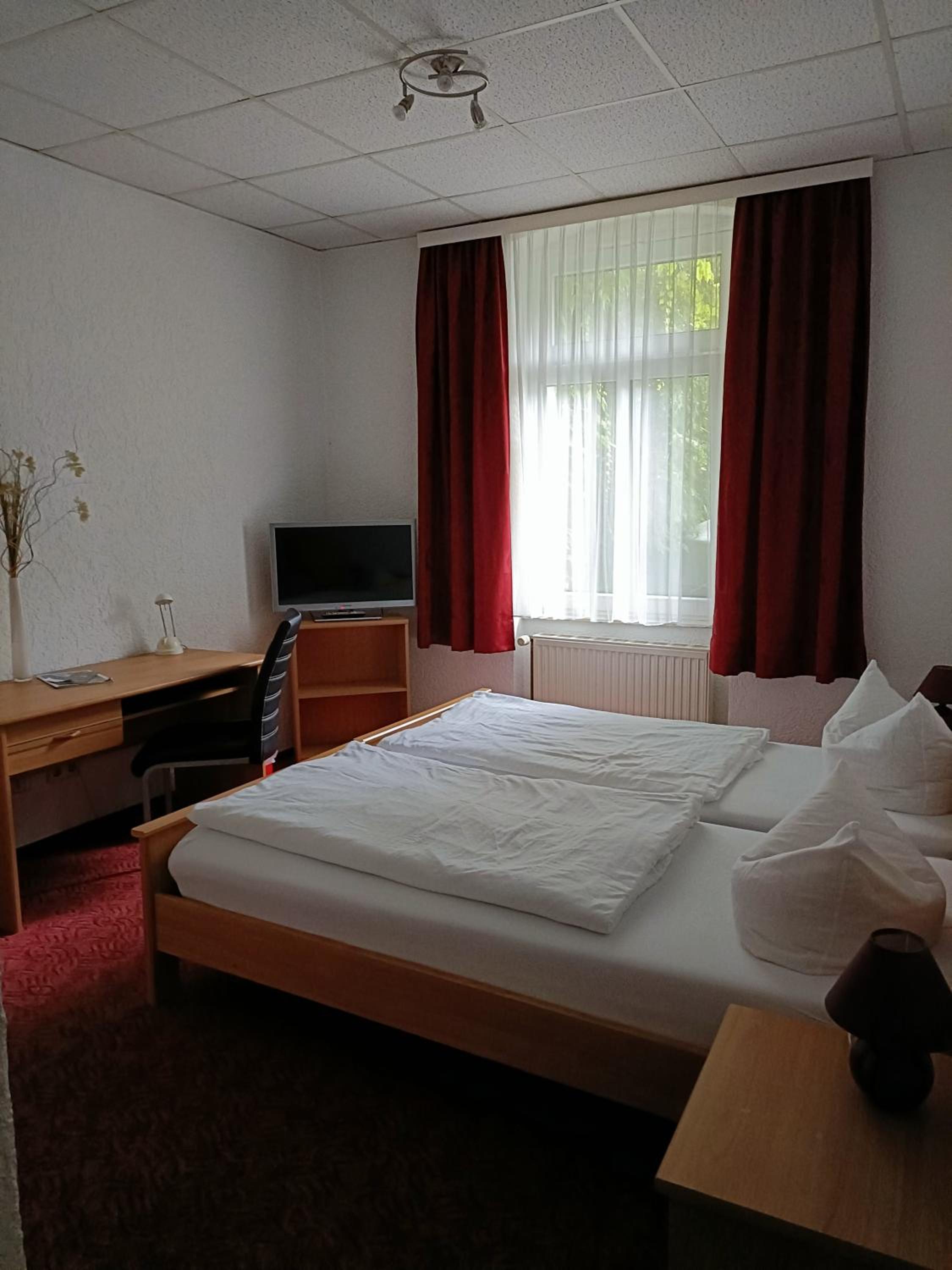 Double Room - Photo 5