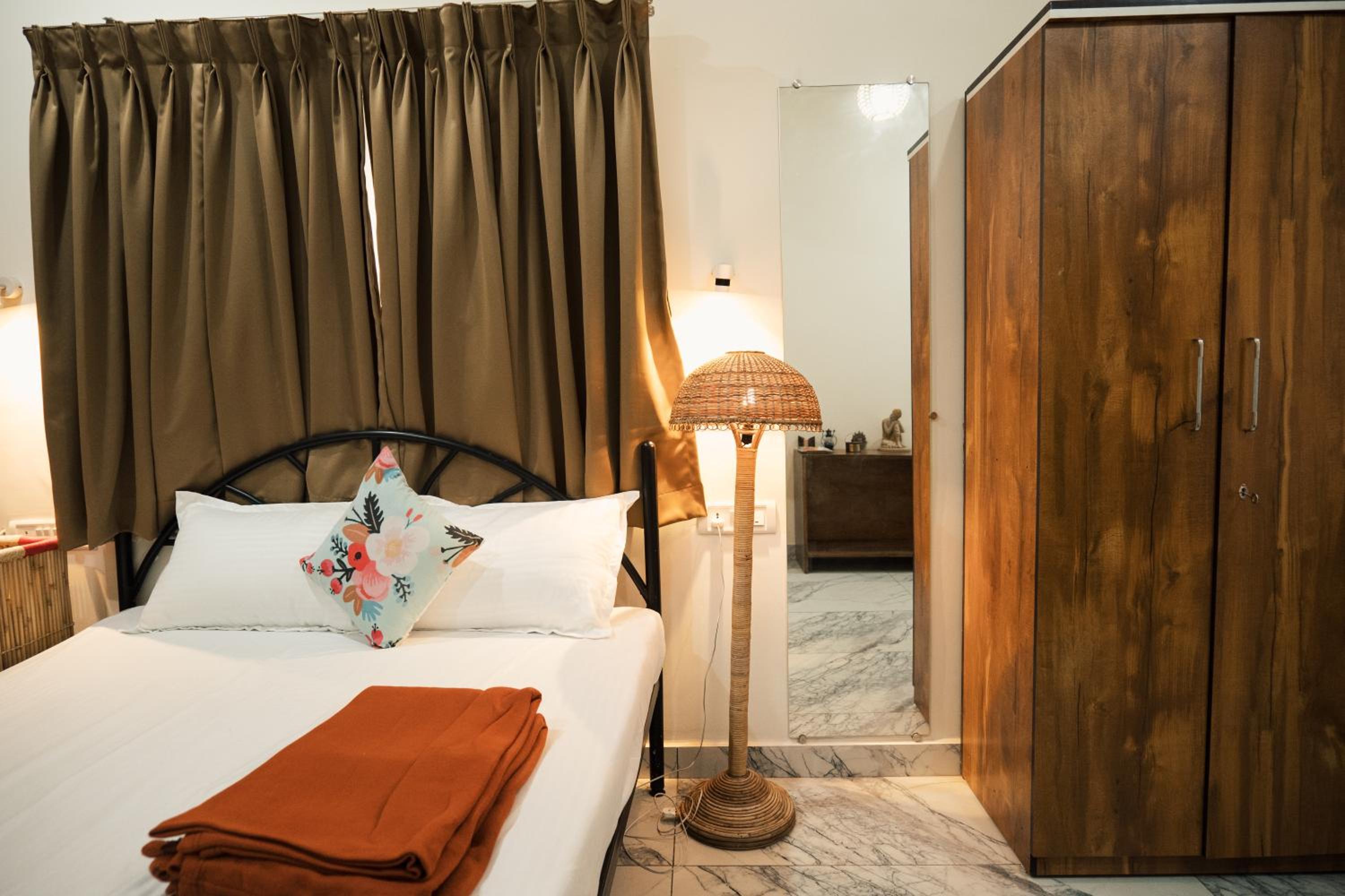 Deluxe Double Room with Balcony photo 2